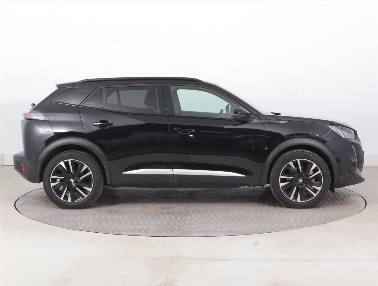 Peugeot 2008, 50 kWh, SoH 90%, GT, Automat - fotka 6
