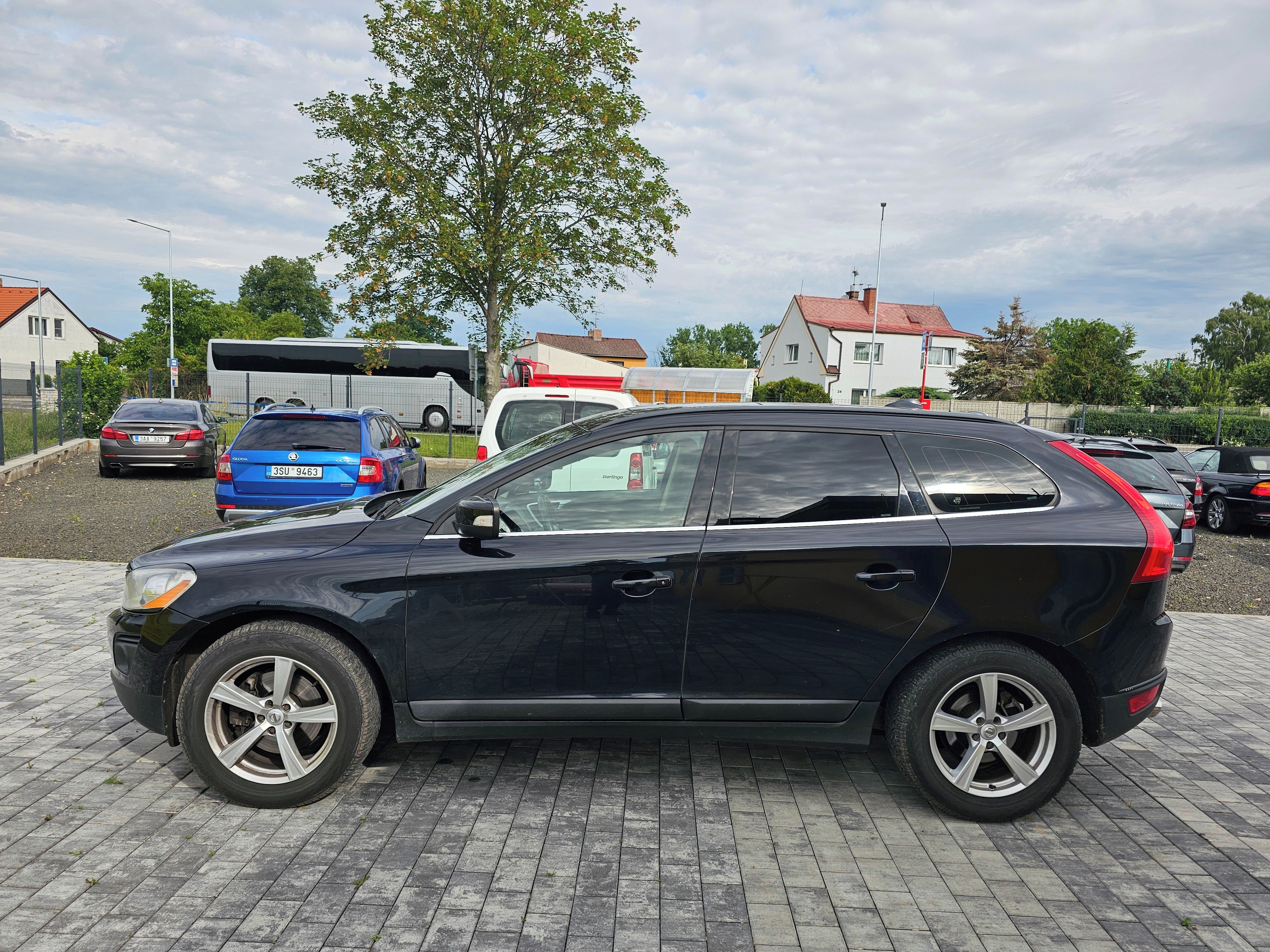 Volvo XC60, D5 AWD, 136 KW, AUTOMAT - fotka 5
