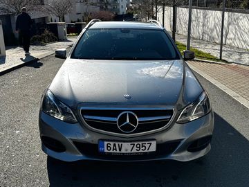 MERCEDES E200 LIFT KOMBI