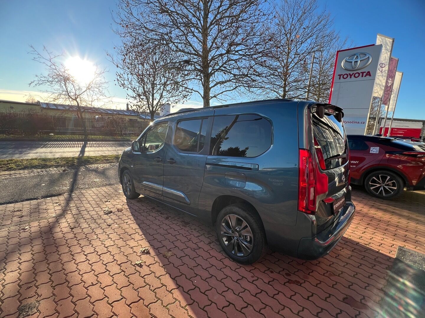 Toyota Proace City Verso, Long 1.5 nafta 130 koní - fotka 4