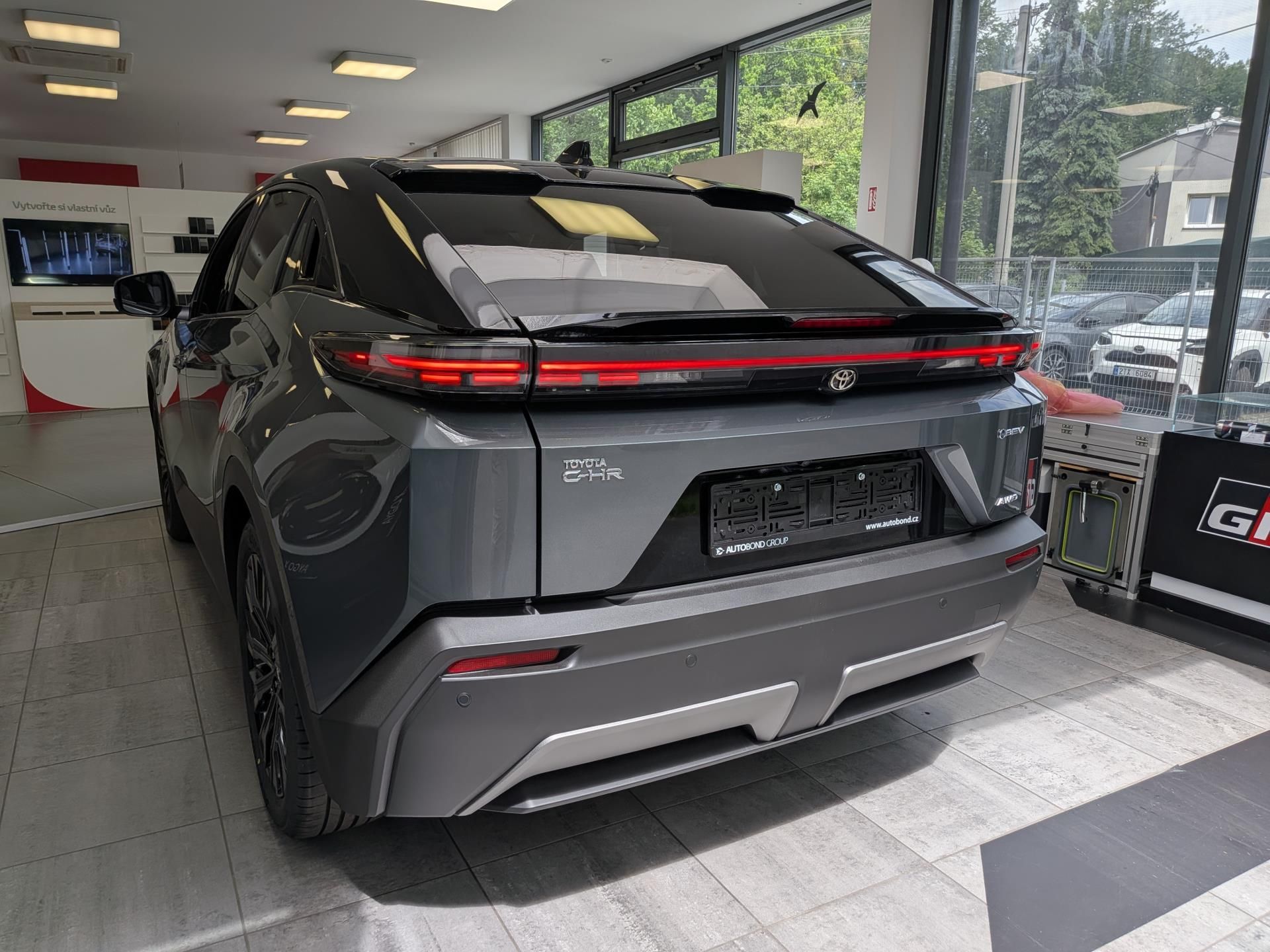 Toyota C-HR, EXECUTIVE VIP Elektro 77 kWh 3 - fotka 5