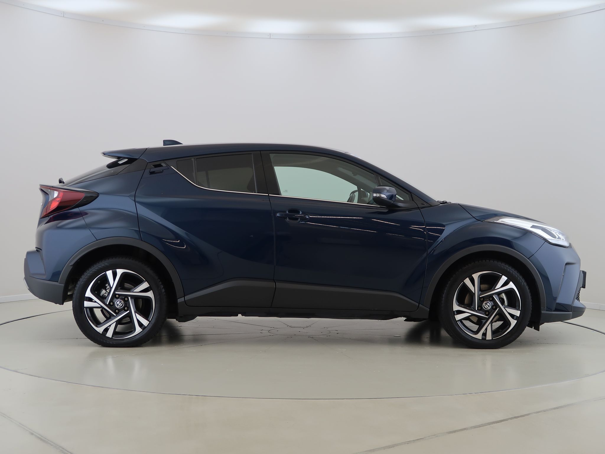 Toyota C-HR, 2.0Hybrid,CZ,1Maj,Style - fotka 4