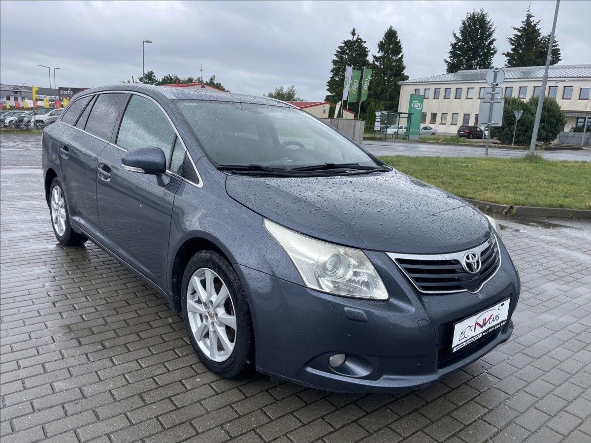 Toyota Avensis, 2,0 D-4D, 93 kw Klima, bez kor - fotka 6
