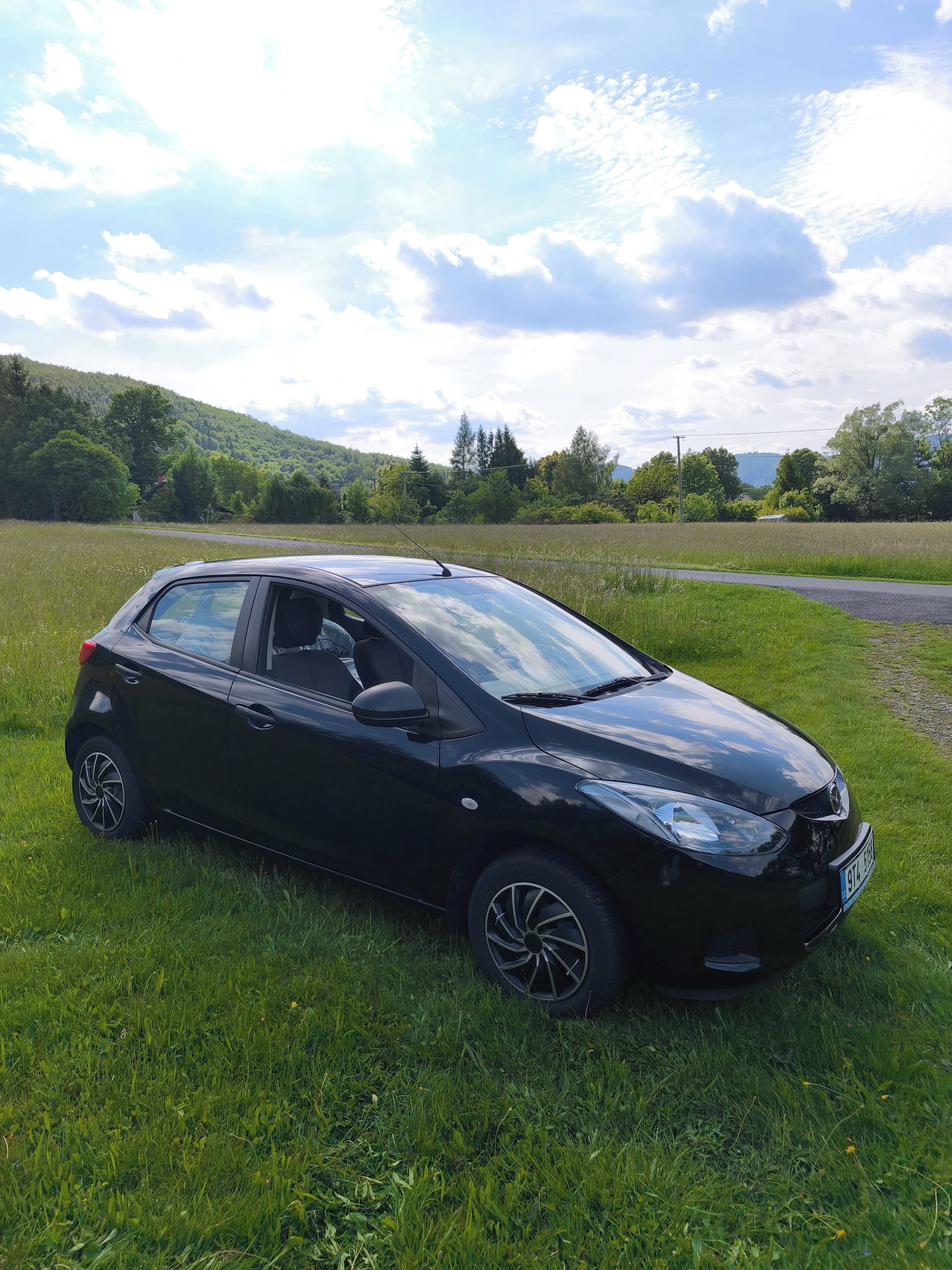 Mazda 2, Mazda 2 1.3 i (2009) – 181 000 - fotka 3