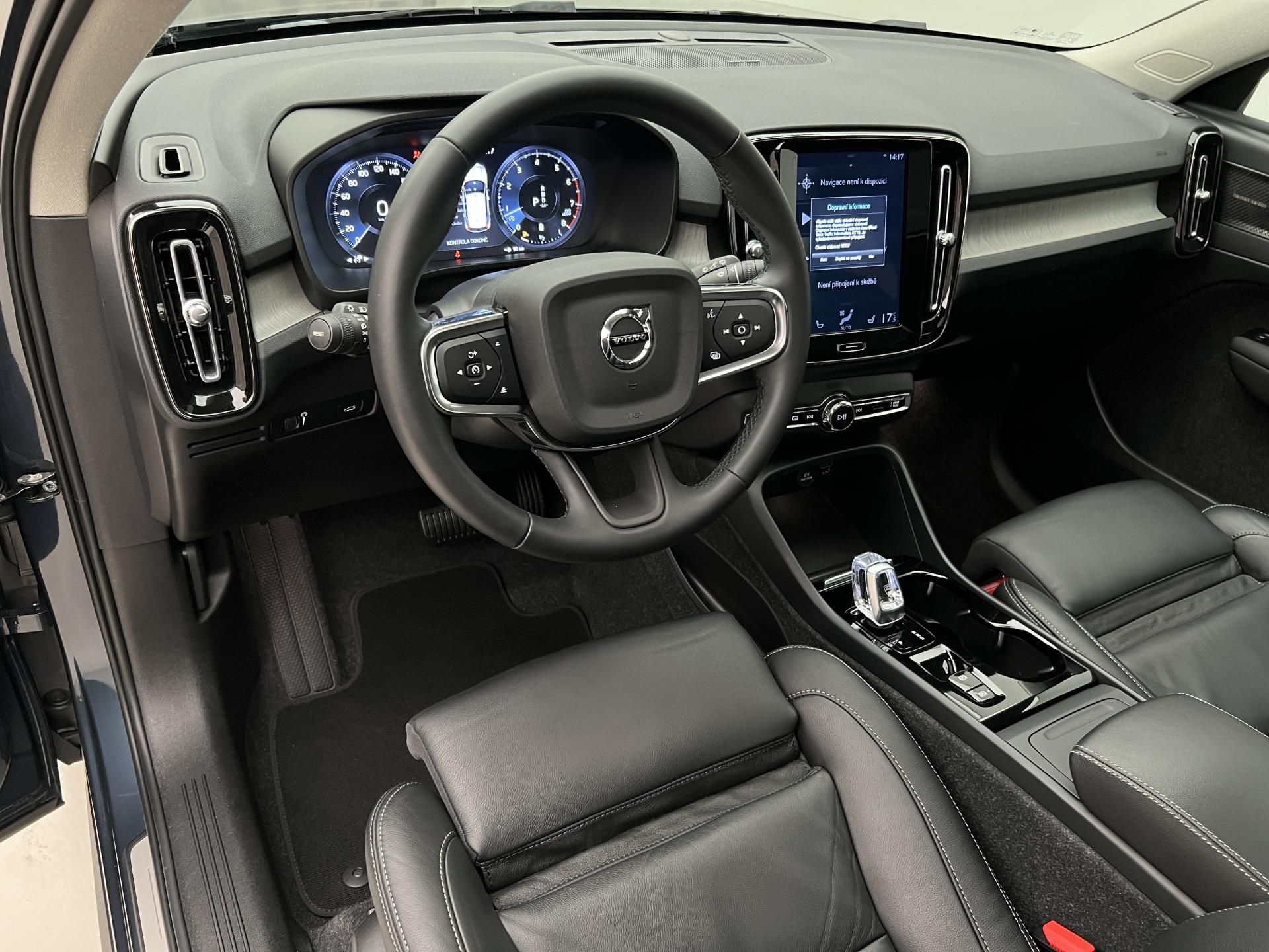 Volvo XC40, B4 AWD INSCRIPTION AUT 1.maj. - fotka 4