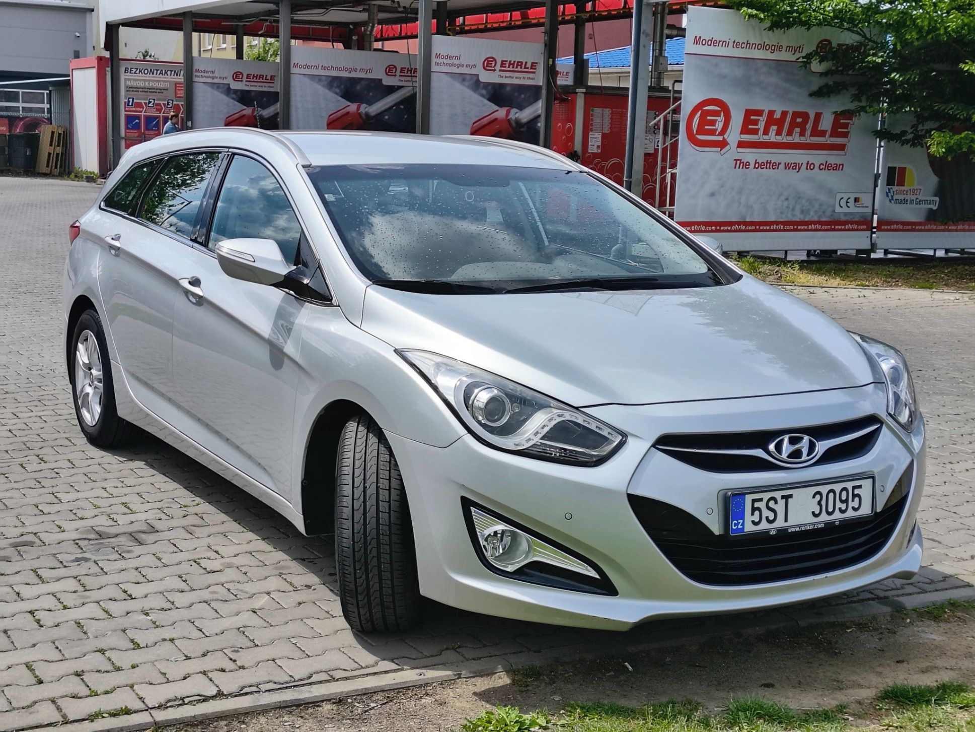 Hyundai i40, 1.6 GDI 99kW, navi+hf, tažné z - fotka 3