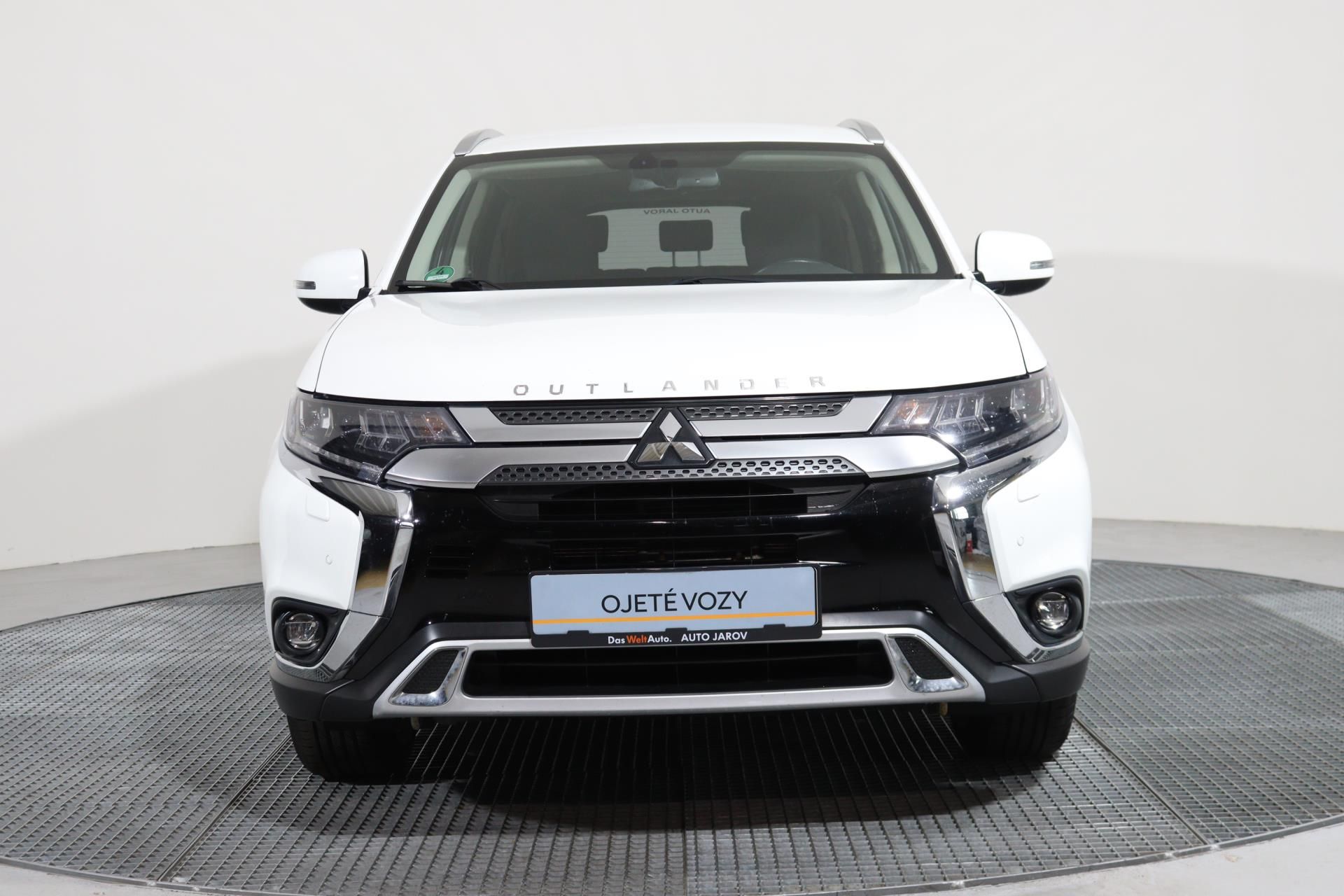 Mitsubishi Outlander, 2,0i 4x4 7 míst/ TAŽNÉ Z.,LED - fotka 4