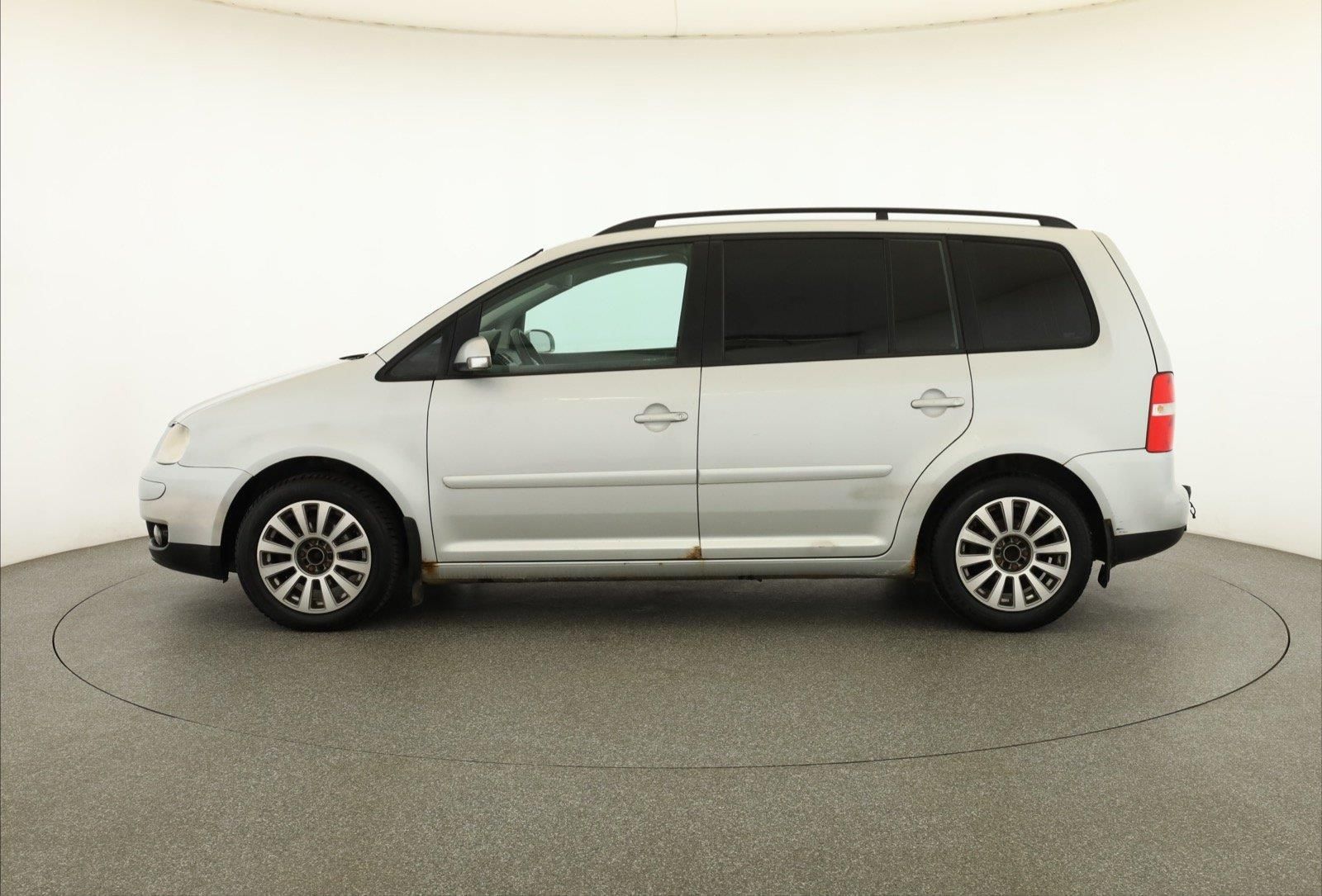 Volkswagen Touran, 1.9 TDI, Tažné, Klima - fotka 3