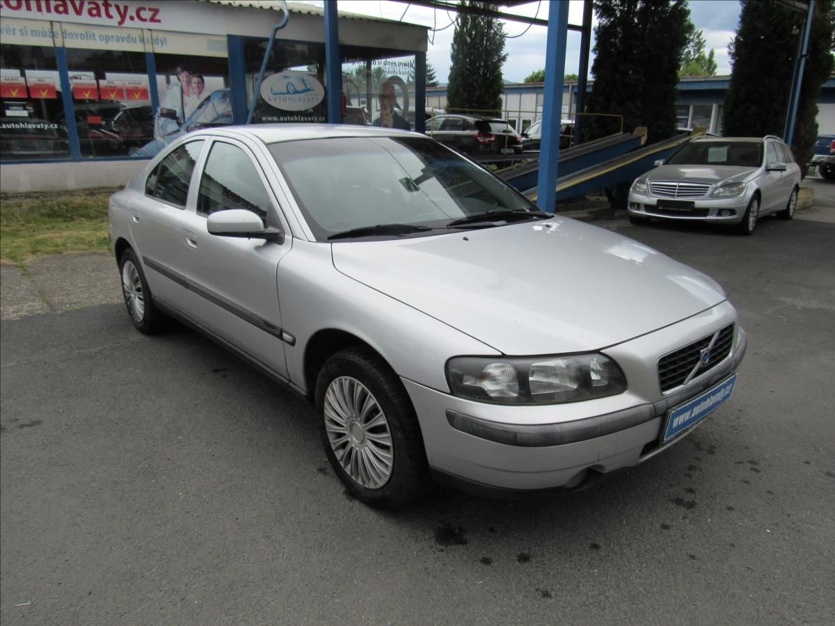 Volvo S60, 2,4 D5 120kW Automat - fotka 3