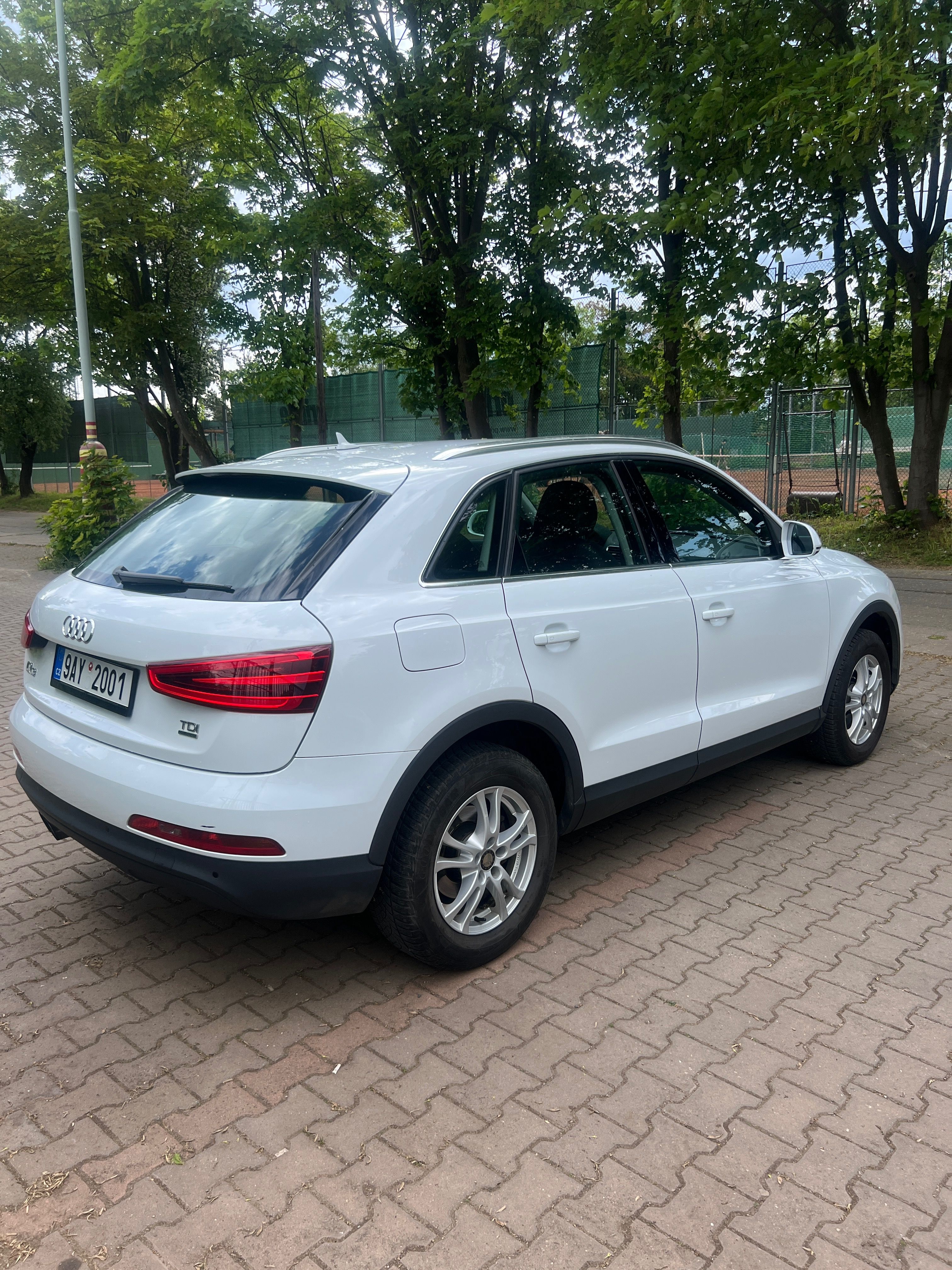 Audi Q3, 2.0 130 kw - fotka 4
