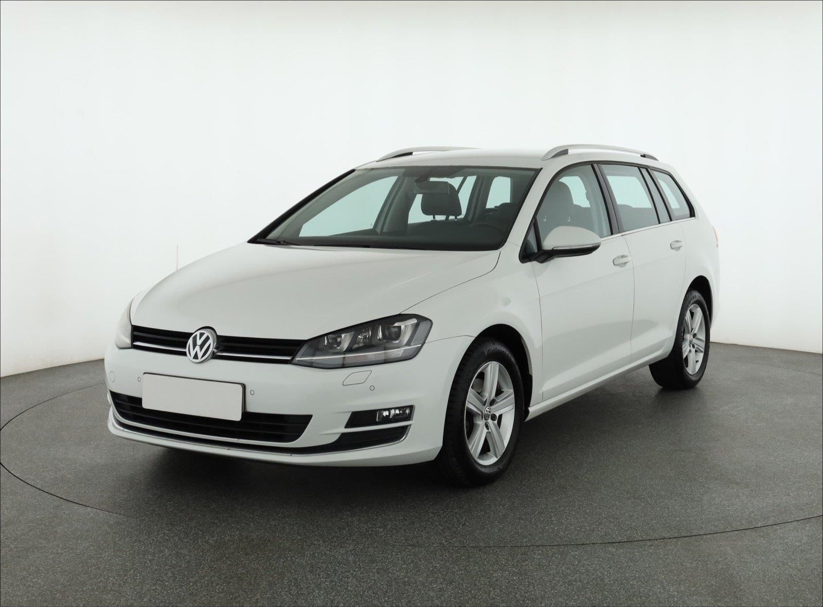 Volkswagen Golf, 1.4 TSI, Highline, ČR,1.maj - fotka 2