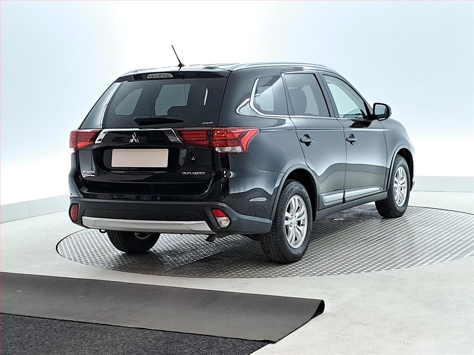 Mitsubishi Outlander, 2.2 DI-D, 4X4 - fotka 5
