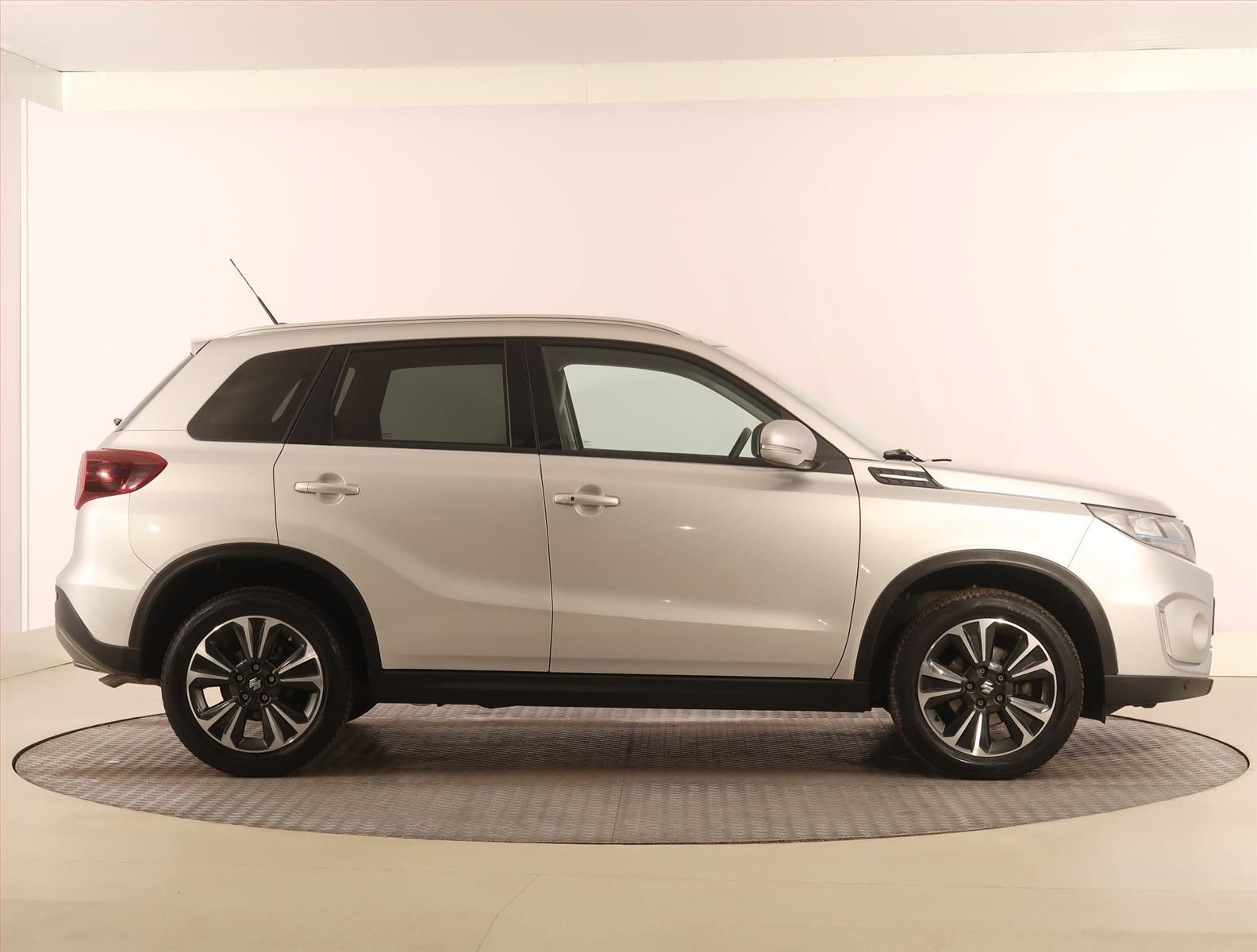 Suzuki Vitara, 1.4 BoosterJet, Serv.kniha - fotka 6
