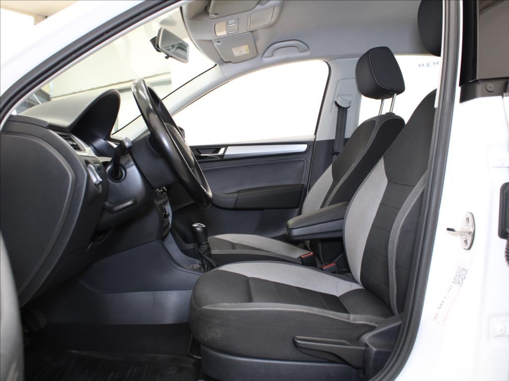 Škoda Rapid, 1,0 TSI 81kW 1.maj.ČR 153tkm. - fotka 6