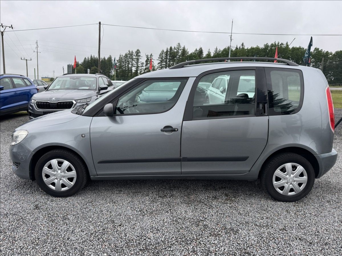 Škoda Roomster, 1,2   i 51 KW BEZ KOROZE - fotka 4