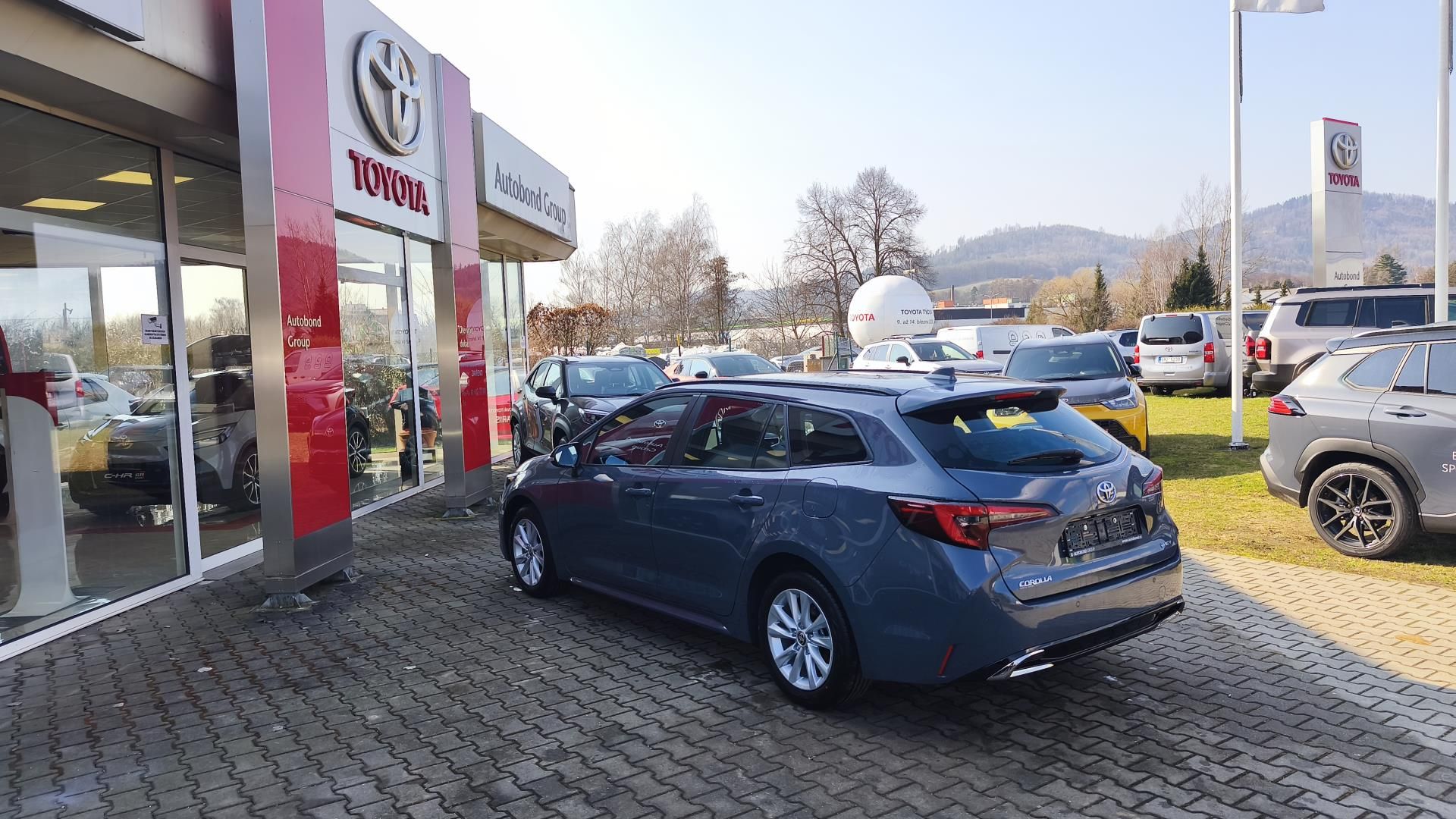 Toyota Corolla, 1.8 HEV COMFORT TECH - fotka 6