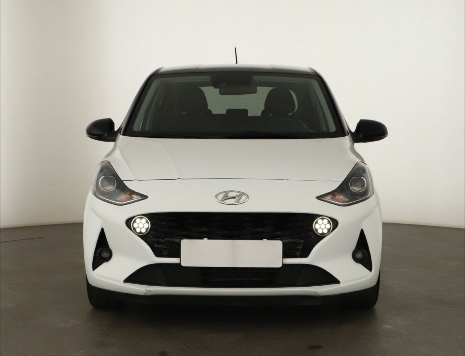Hyundai i10, 1.0, ČR,1.maj - fotka 2