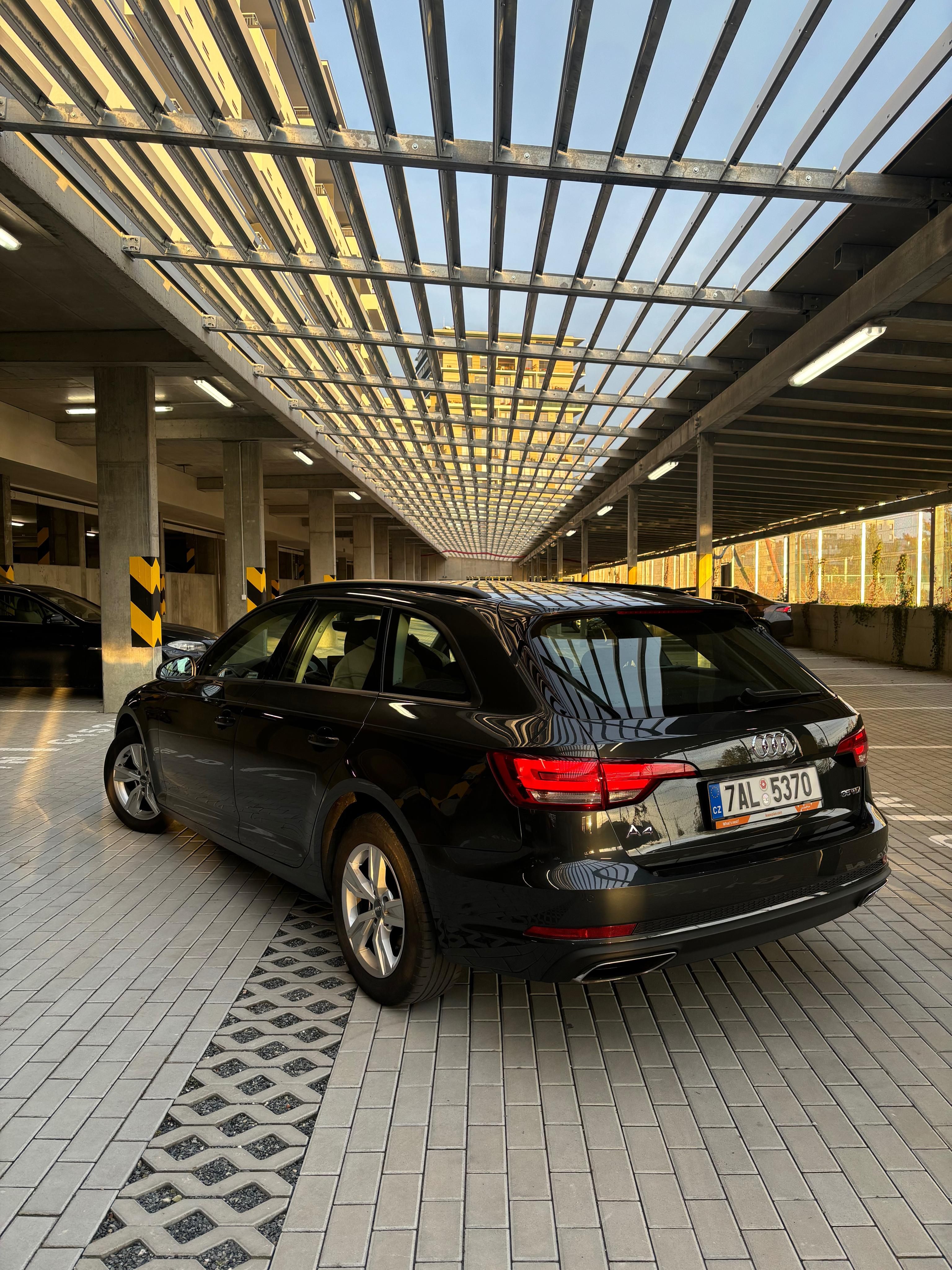 Audi A4 Avant, Audi A4 2.0 35TDI S Tronic - fotka 6