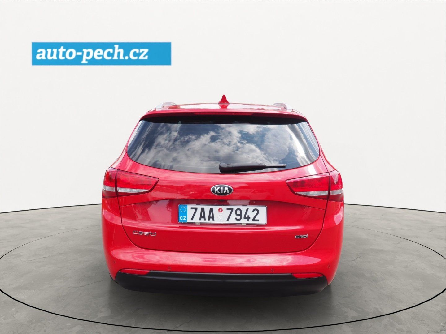 Kia Cee´d, 1.6 CRDi, 100 kW, 1. Maj ČR - fotka 3