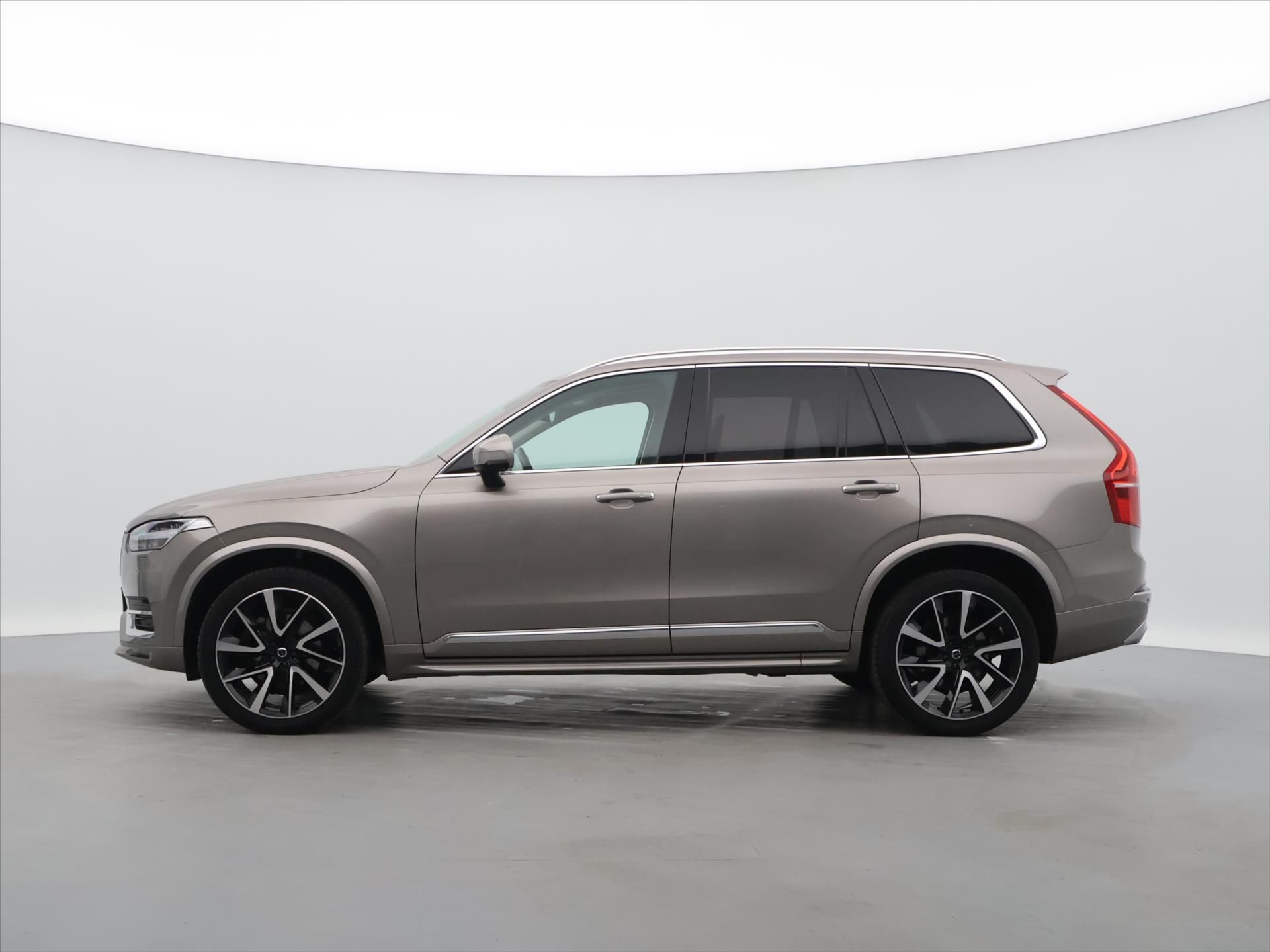 Volvo XC90, 2,0 B6 220kW AWD Dr-E Inscript - fotka 4