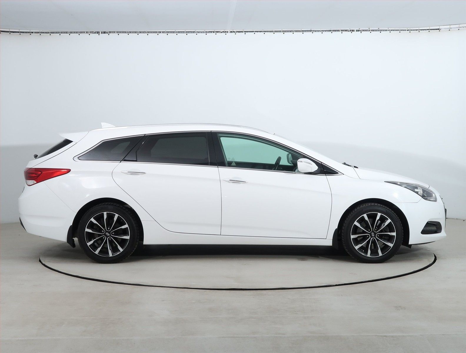 Hyundai i40, 1.7 CRDi, Serv.kniha, Navi - fotka 6