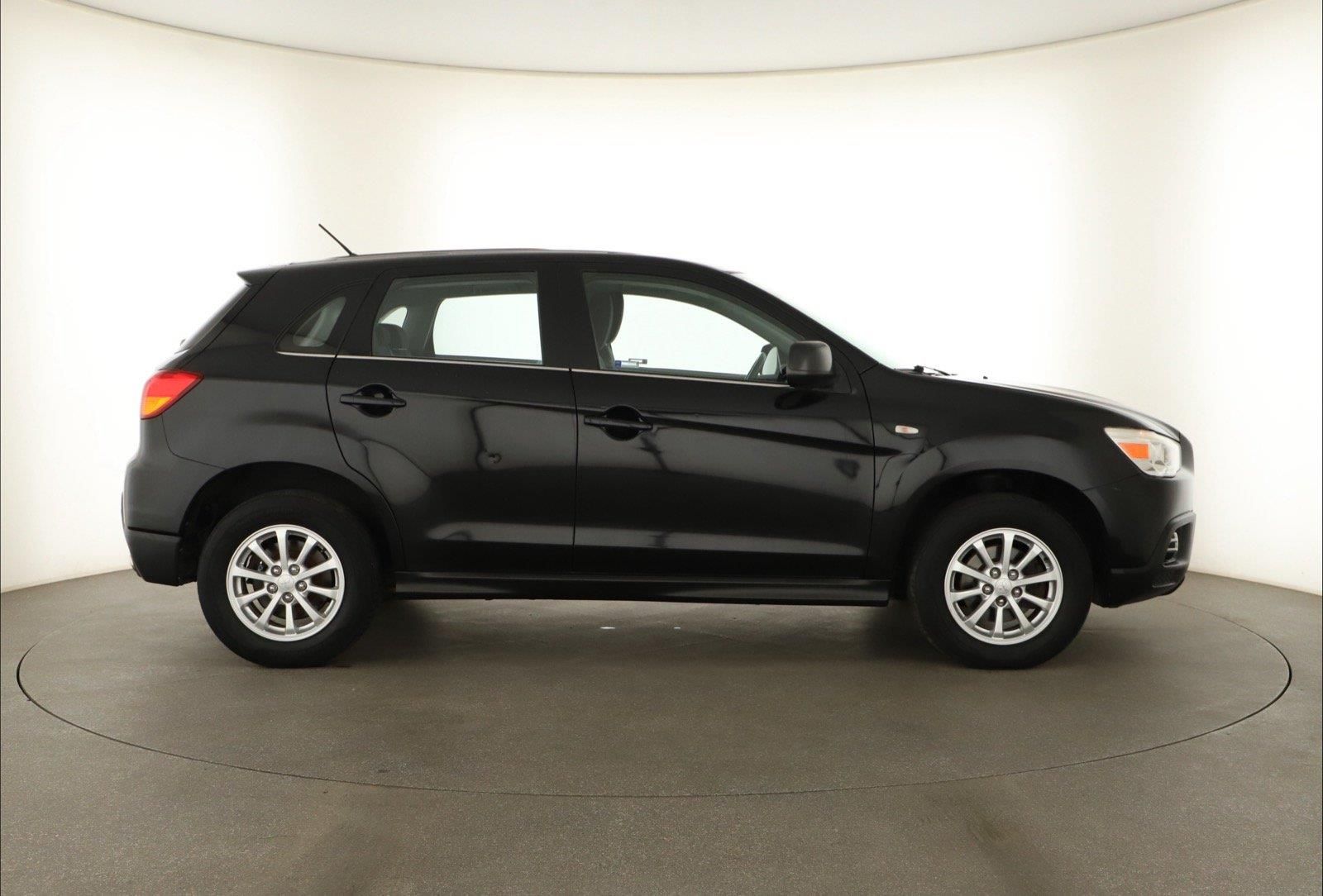 Mitsubishi ASX, 1.8 DI-D MIVEC, 4X4, Tempomat - fotka 6