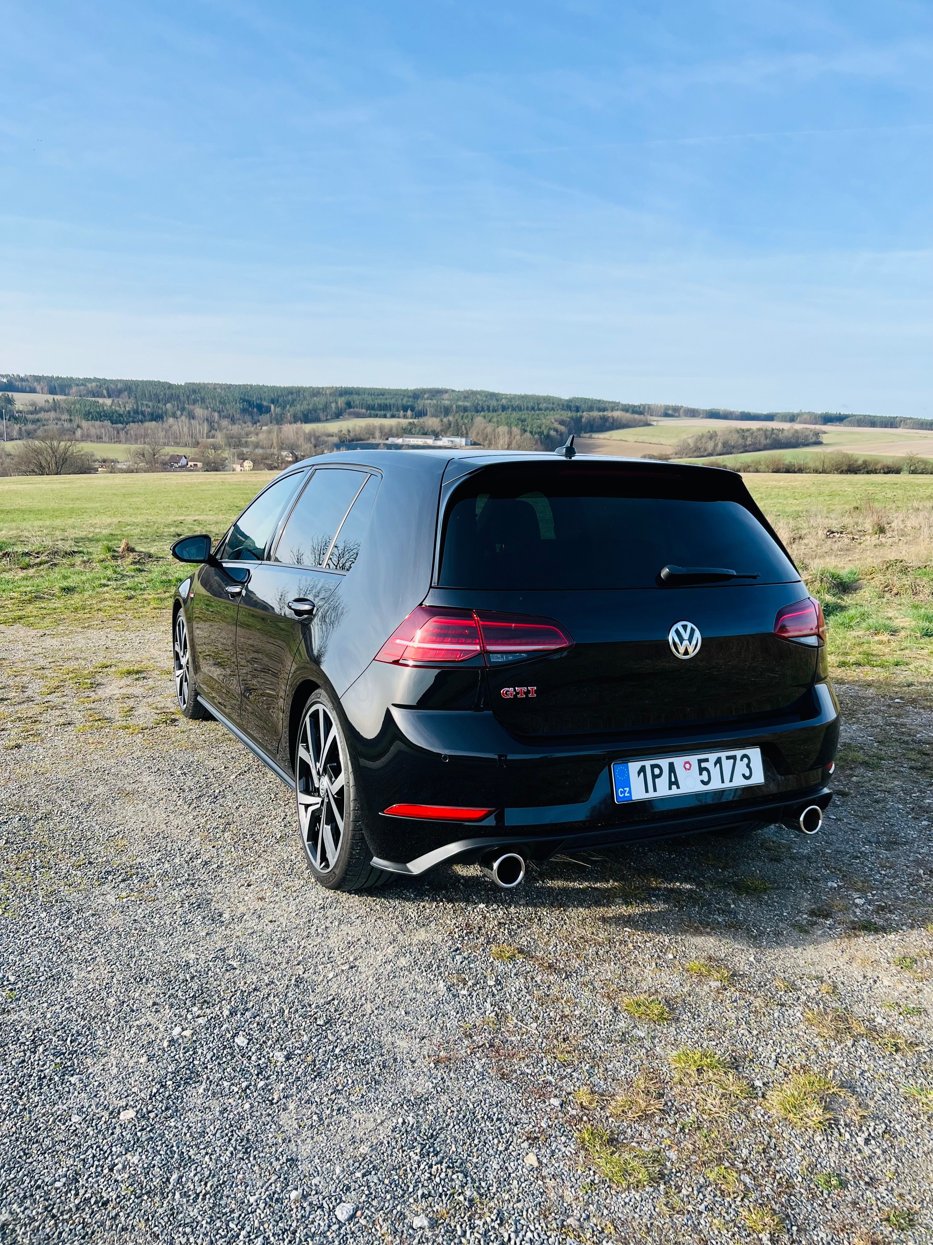 Volkswagen Golf, GTI Performance - fotka 3