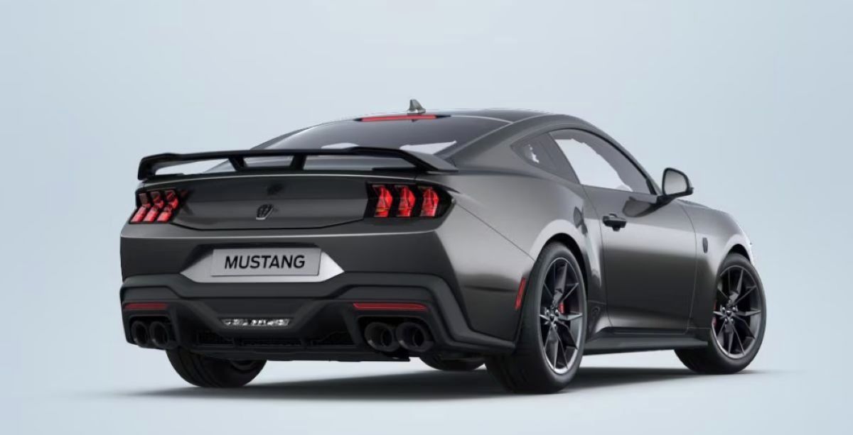 Ford Mustang, 5,0 V8 DarkHorse - fotka 3