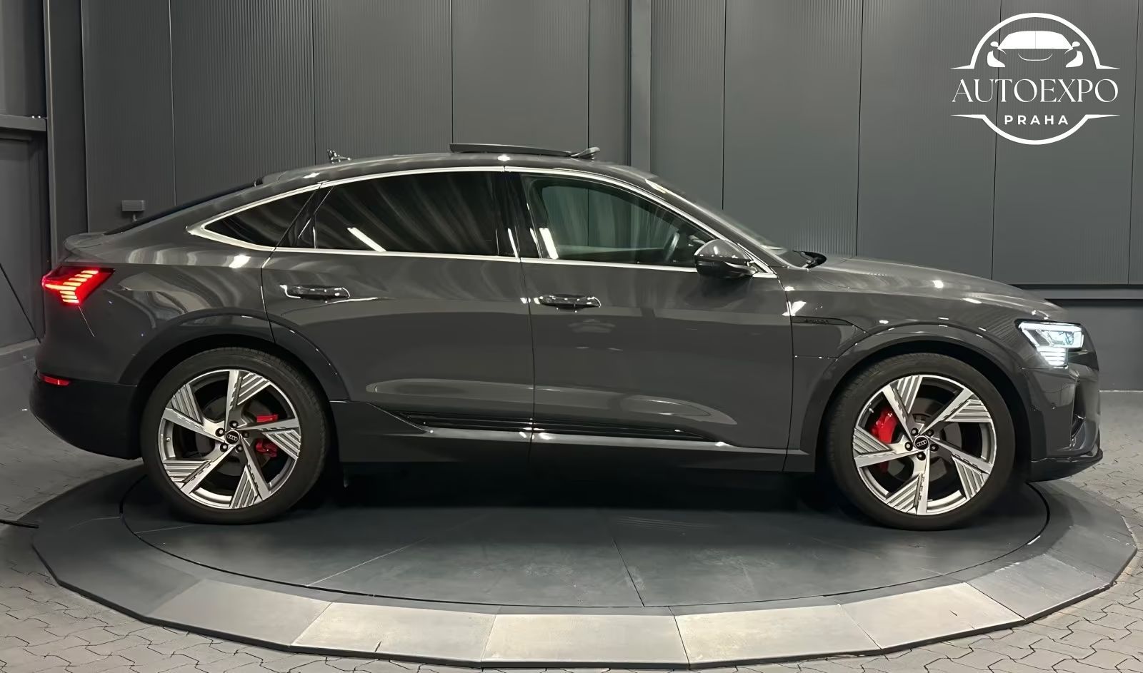 Audi Q8 e-tron, Sportback 50 quattro - fotka 5