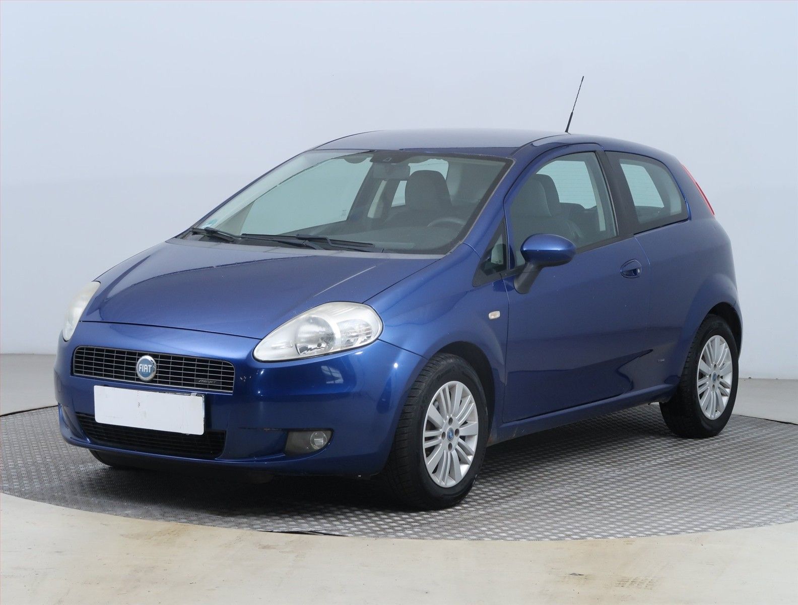 Fiat Punto, 1.4, po STK, Automatická klima - fotka 2