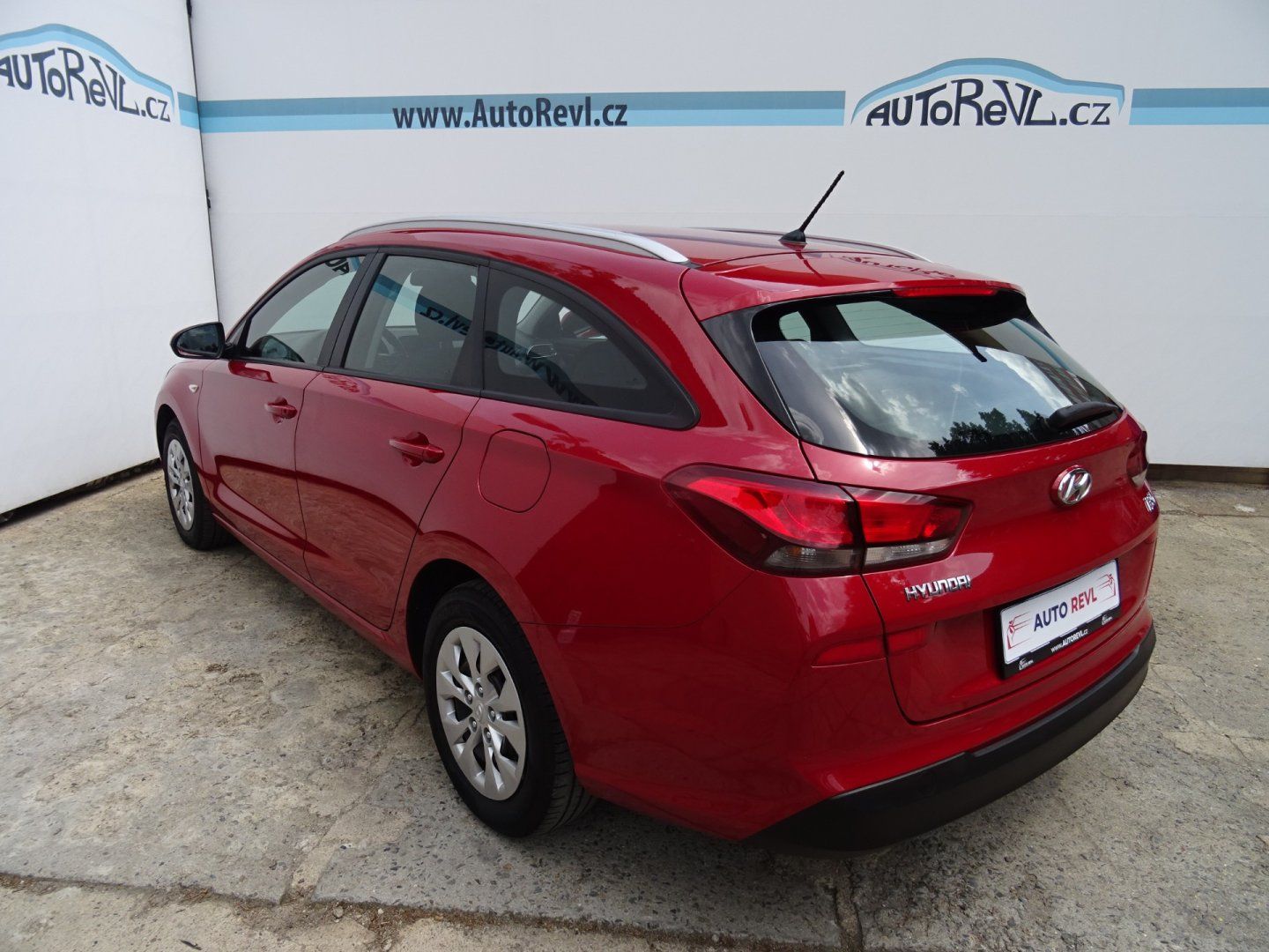 Hyundai i30, 1.4i,73kW,1majČR,S.kni,klima - fotka 3