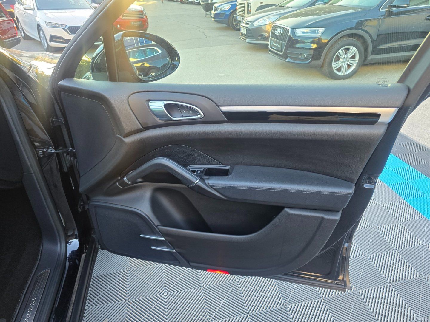Porsche Cayenne, 3.0 TDI/193KW/2.MAJ/DPH/2015 - fotka 6