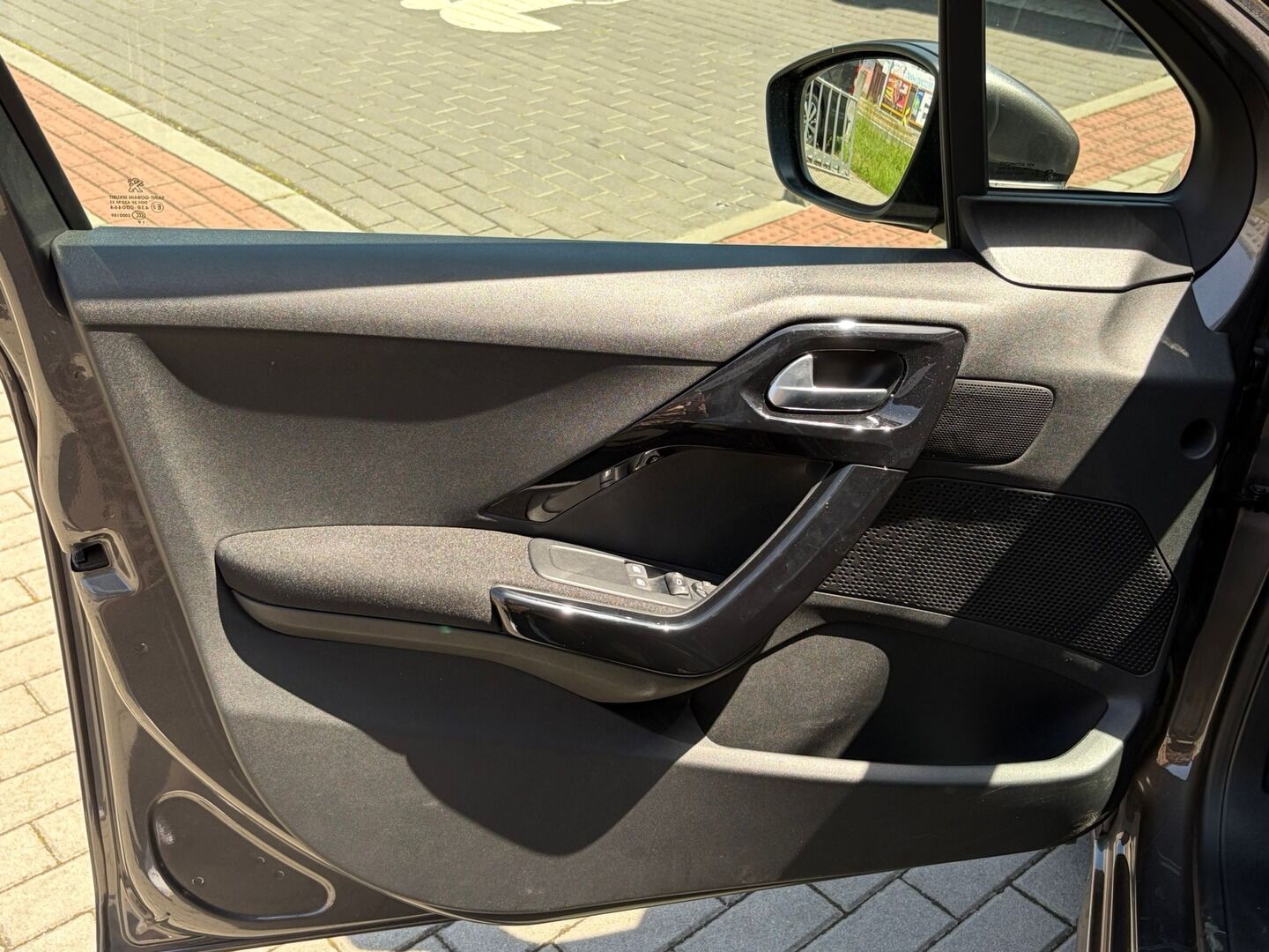 Peugeot 208, 1.2 PureTech Allure - fotka 5
