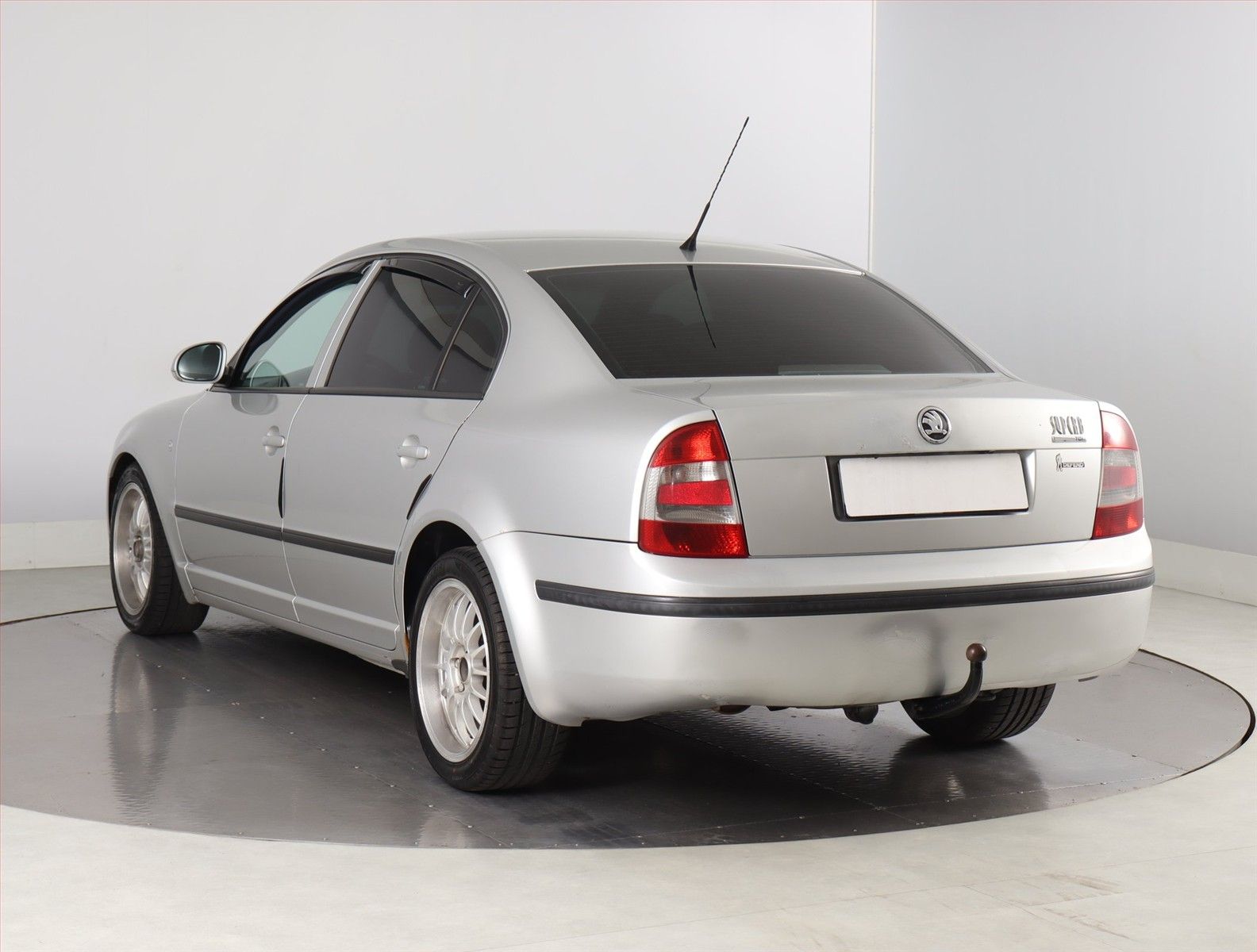 Škoda Superb, 1.9 TDI, Elegance, Serv.kniha - fotka 4