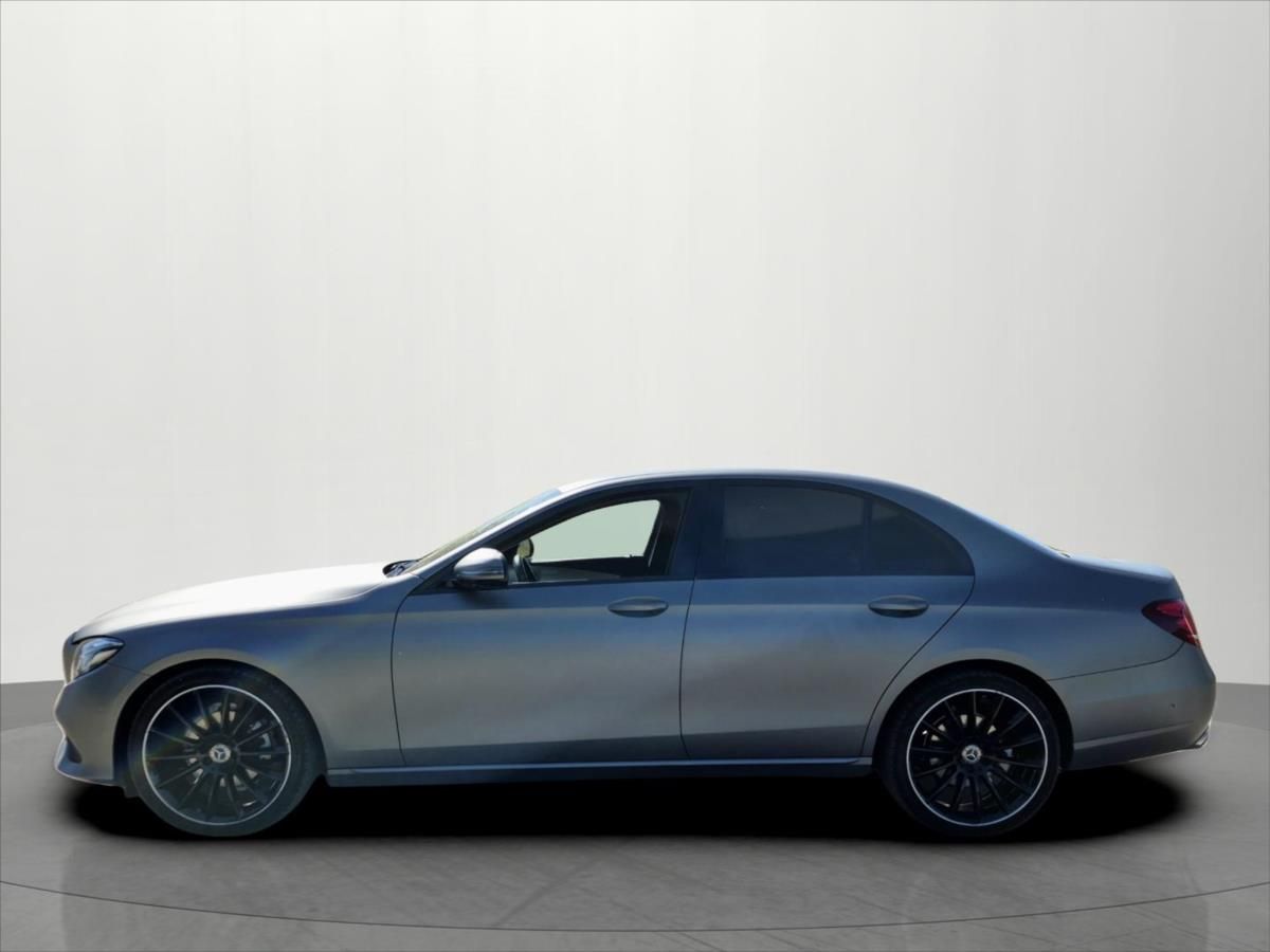 Mercedes-Benz Třídy E, 2,0 143 KW E220d ČR Avantgarde - fotka 4