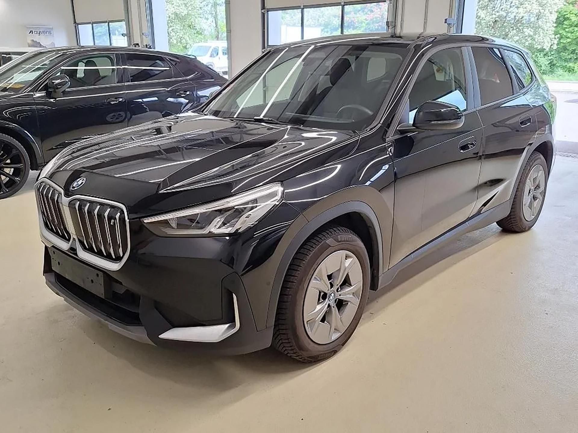 BMW iX1 - fotka 4