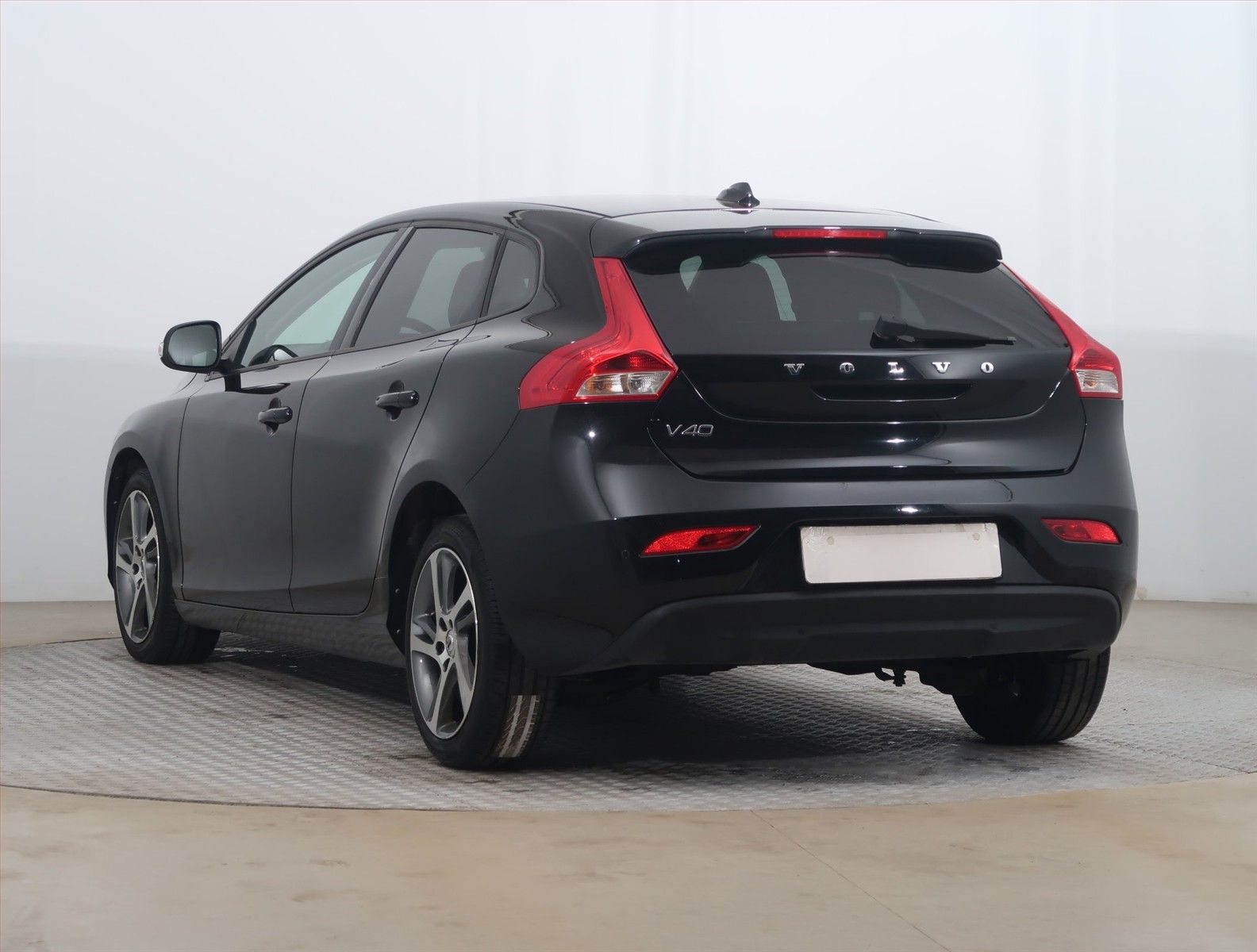 Volvo V40, 2.0 D2, Serv.kniha, Navi - fotka 4