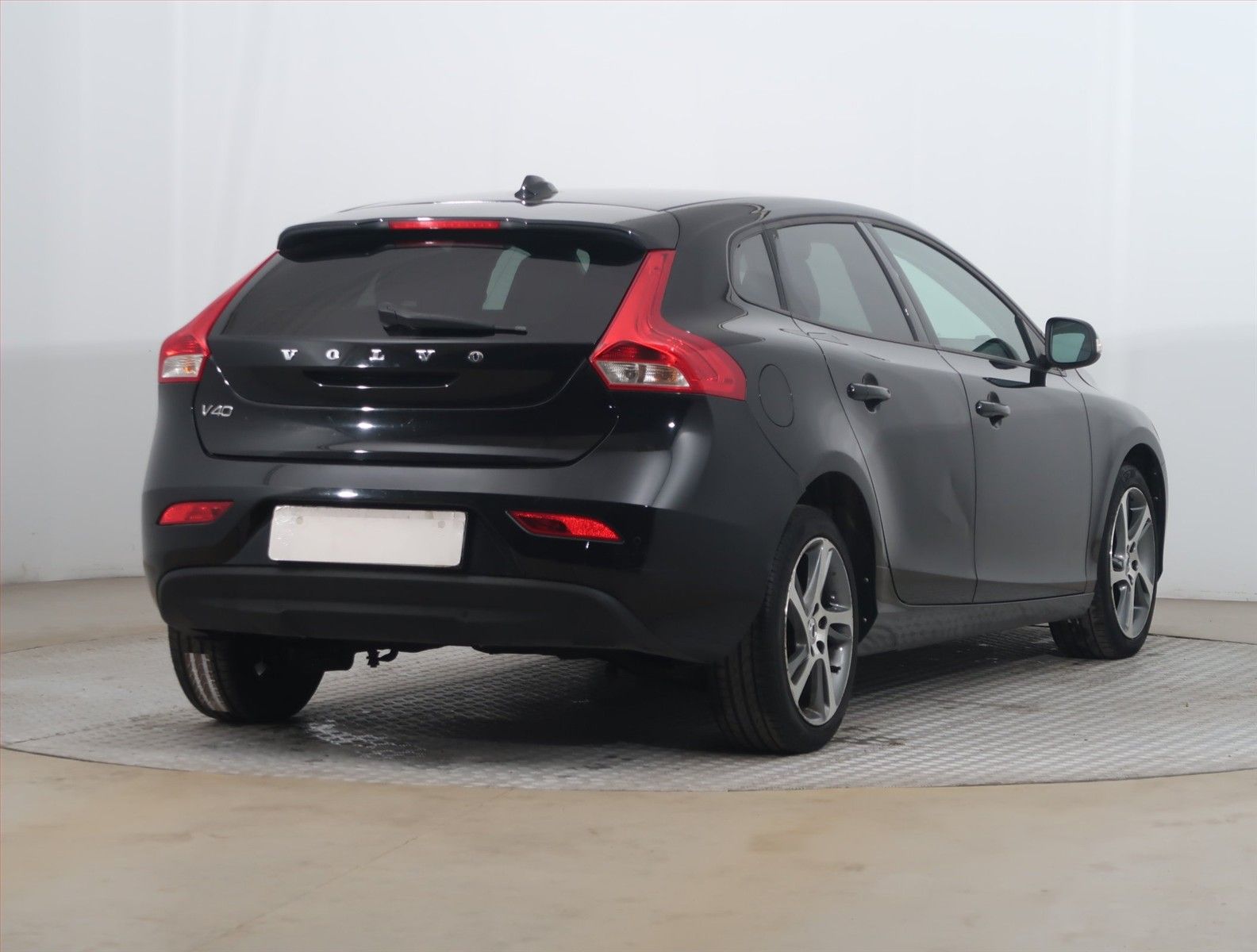 Volvo V40, 2.0 D2, Serv.kniha, Navi - fotka 5