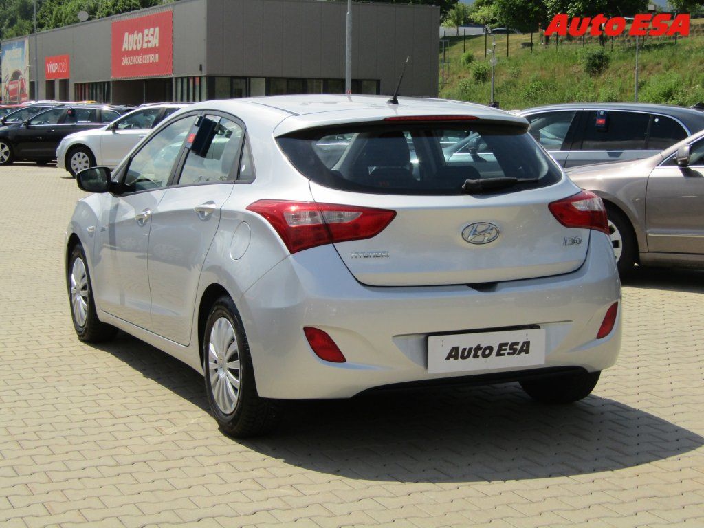 Hyundai i30, 1.6 GDi - fotka 4