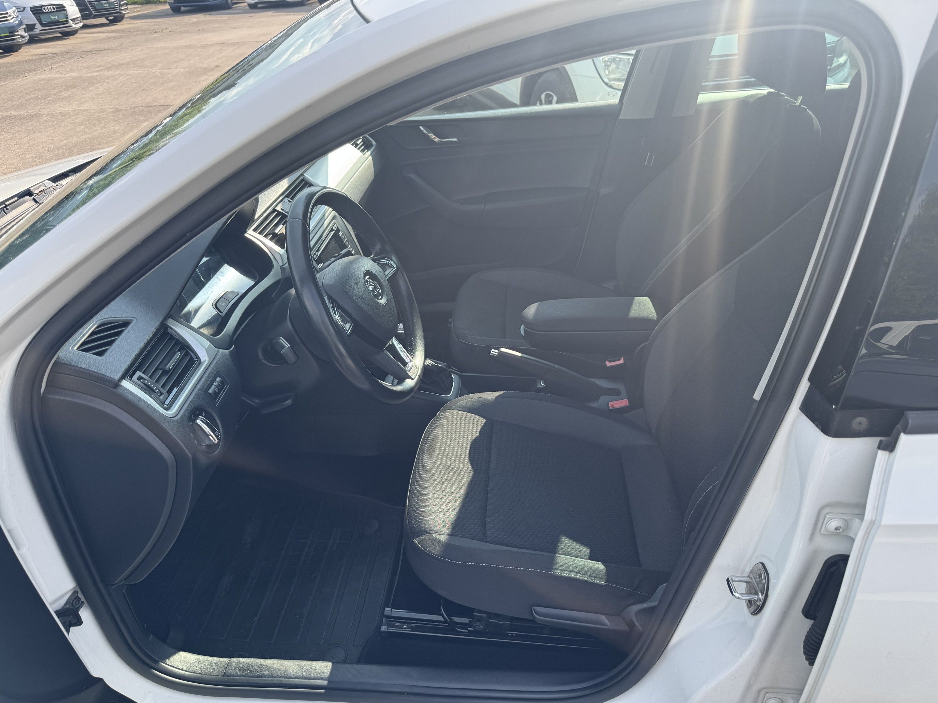 Škoda Rapid, 1.2 TSI 63 kW Ambition - fotka 6