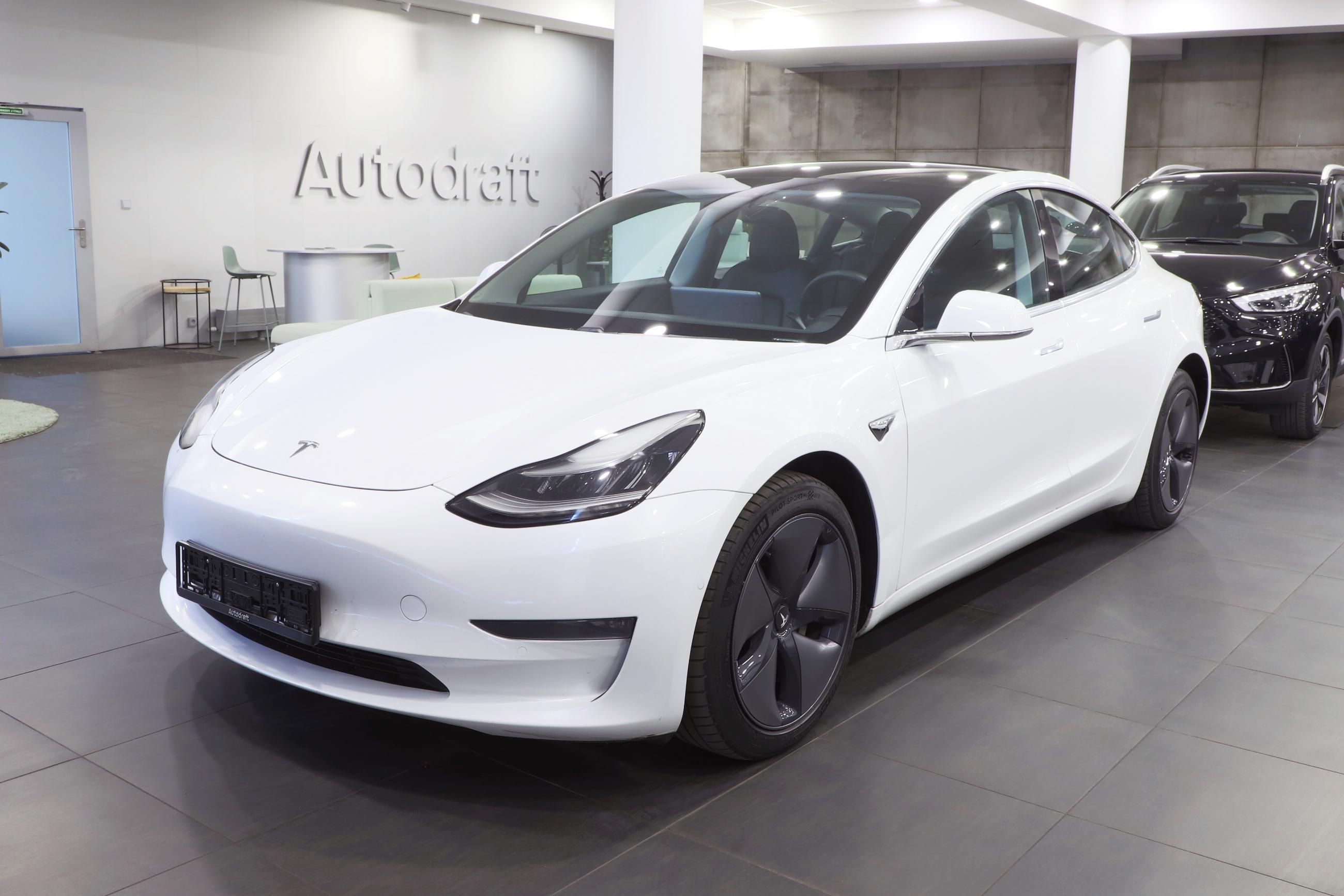 Tesla Model 3, Dual Motor 350kW Long Range - fotka 2