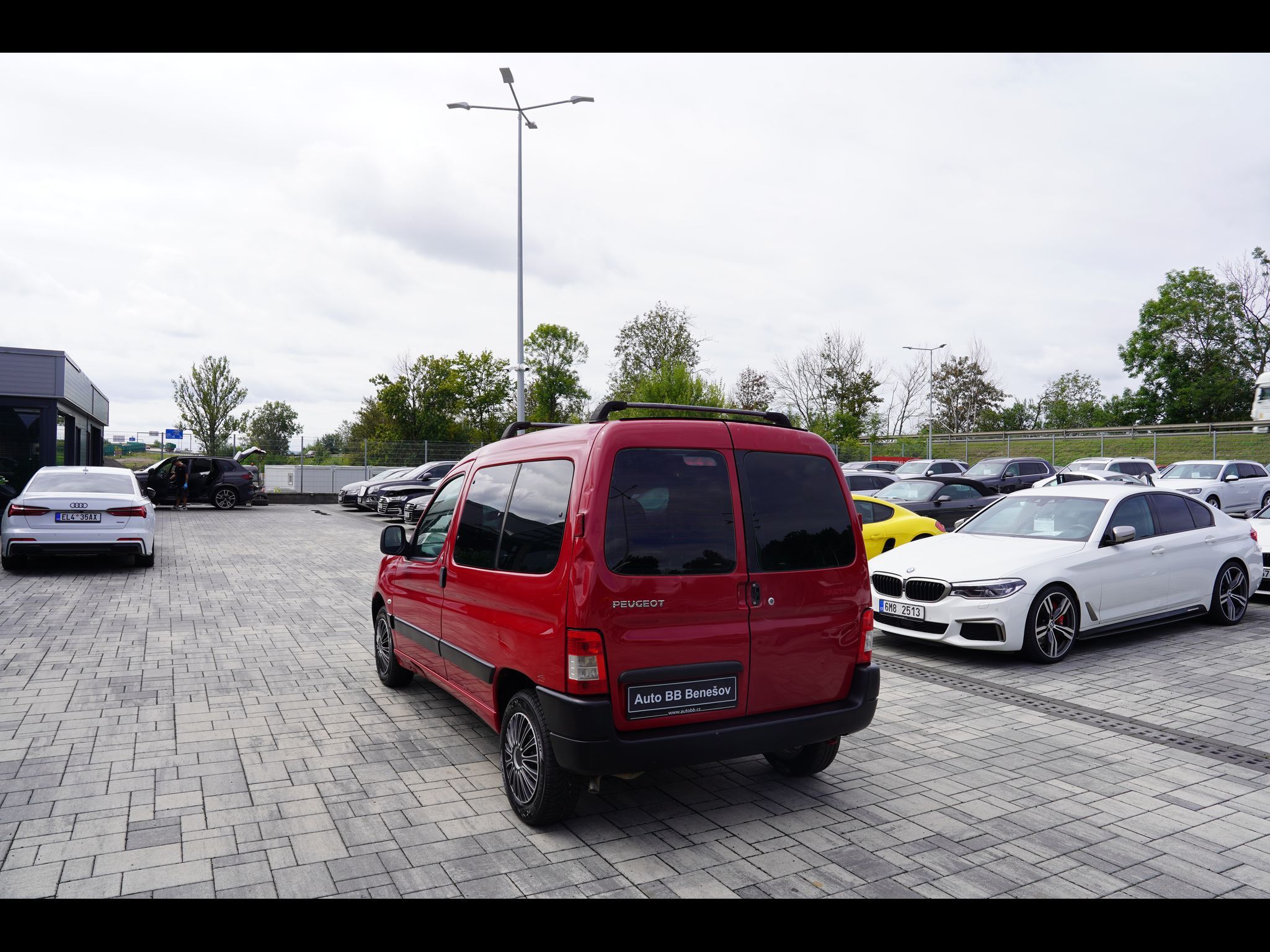 Peugeot Partner, 1.4i, ČR, 5 míst - fotka 4