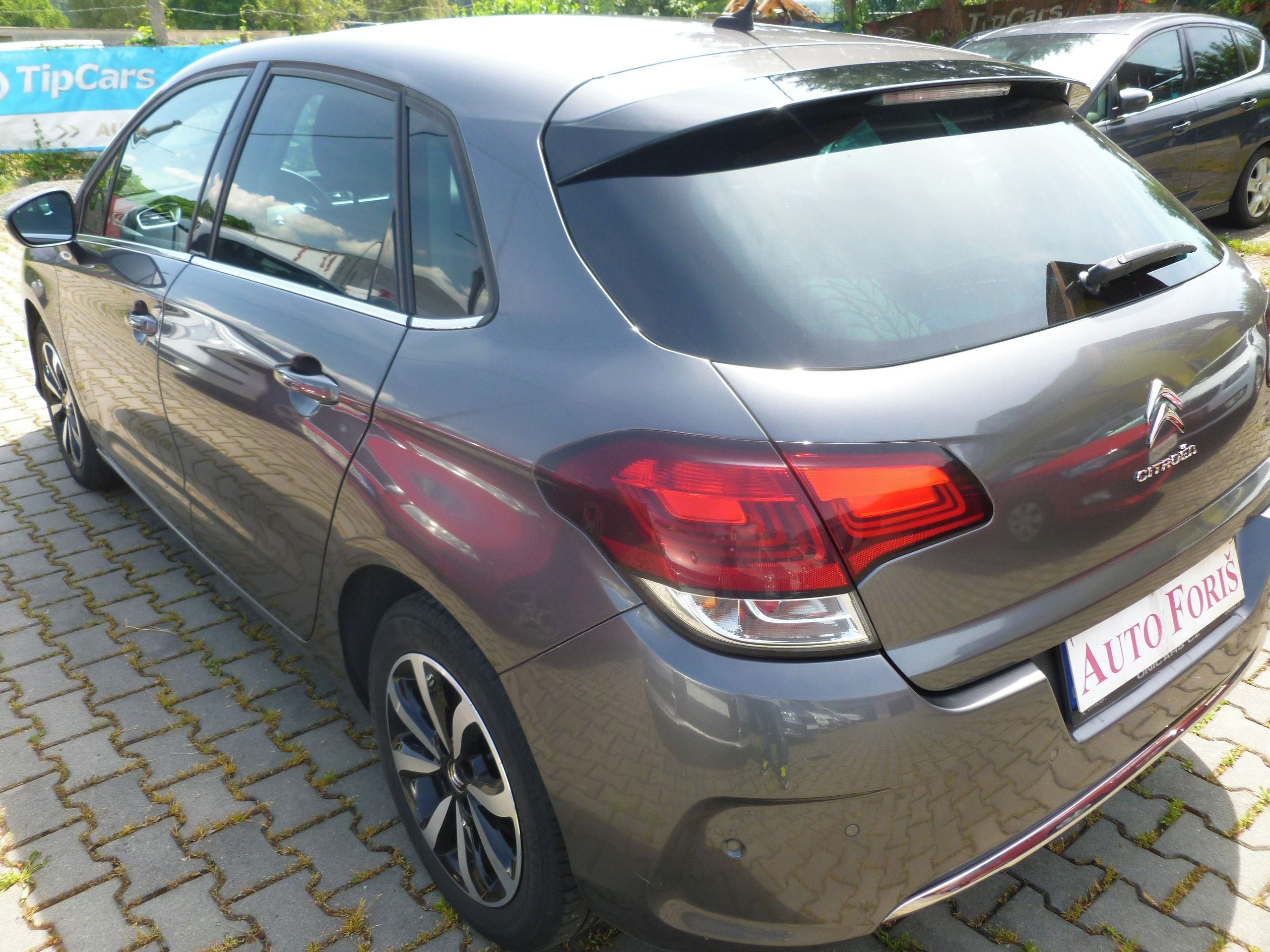 Citroën C4, 1,2 96 KW AUTOMAT TOP STAV - fotka 4