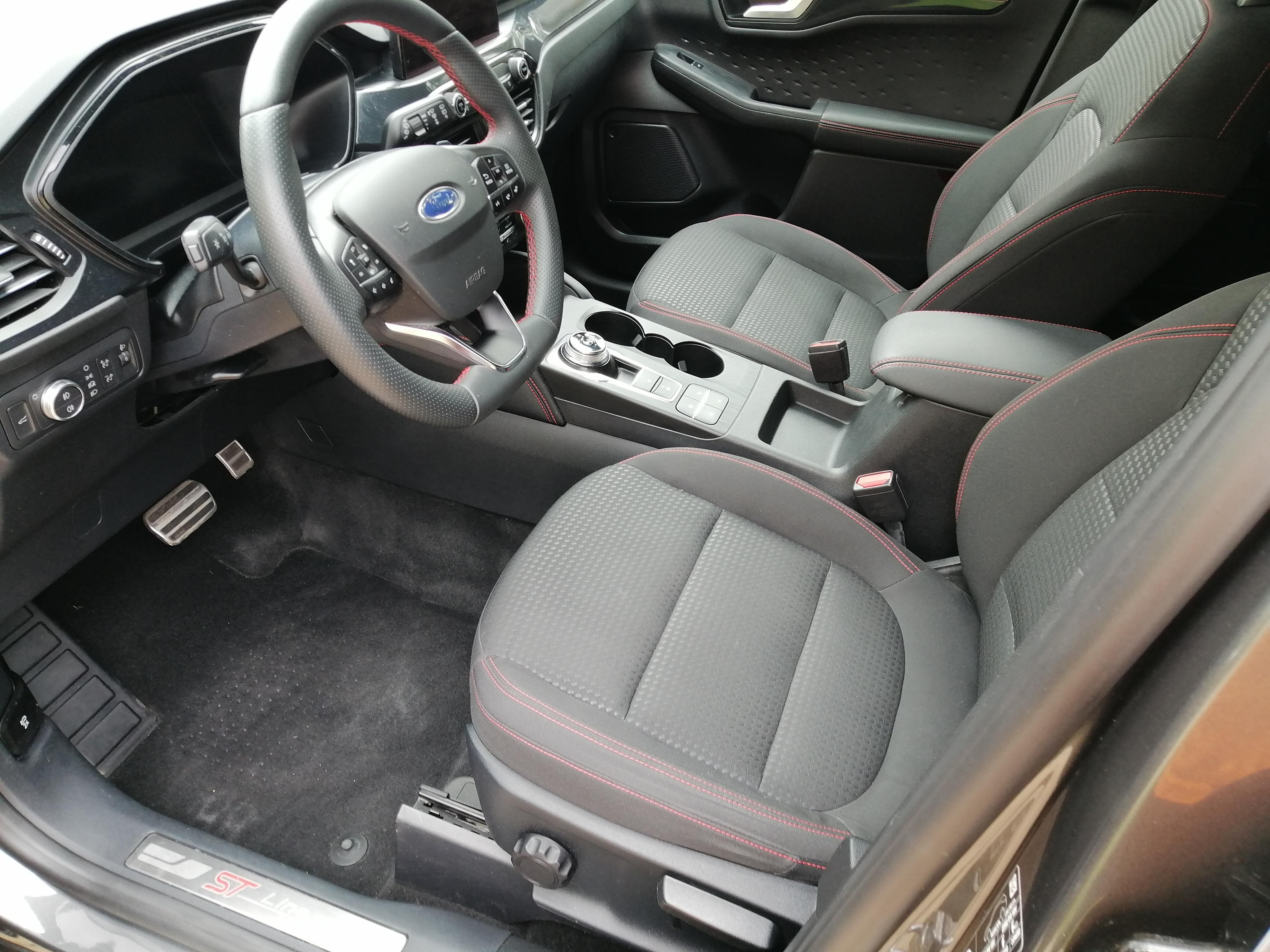 Ford Kuga, Ford Kuga ST Line 4x4 automat - fotka 5
