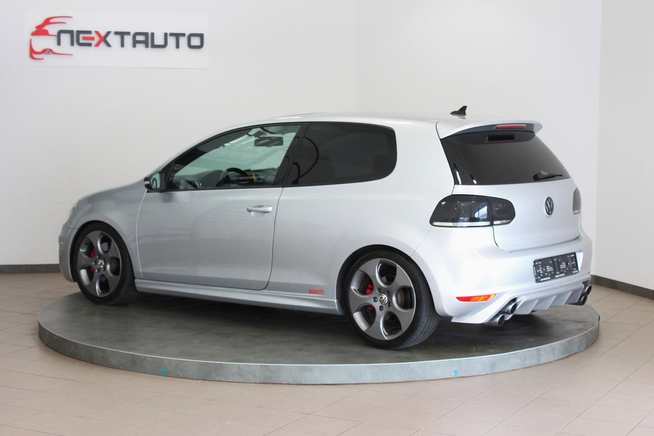 Volkswagen Golf, 2.0 TFSI 155kW DSG GTI - fotka 3