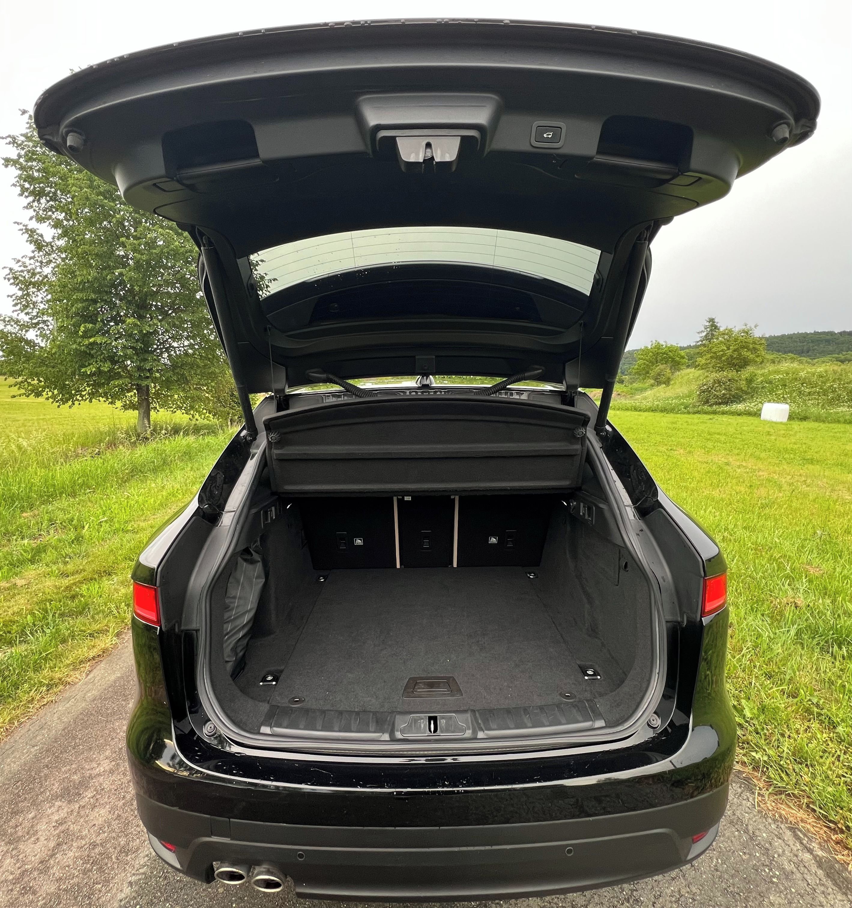 Jaguar F-Pace, 2.0D 2018 132 kW servis JAGUAR - fotka 5