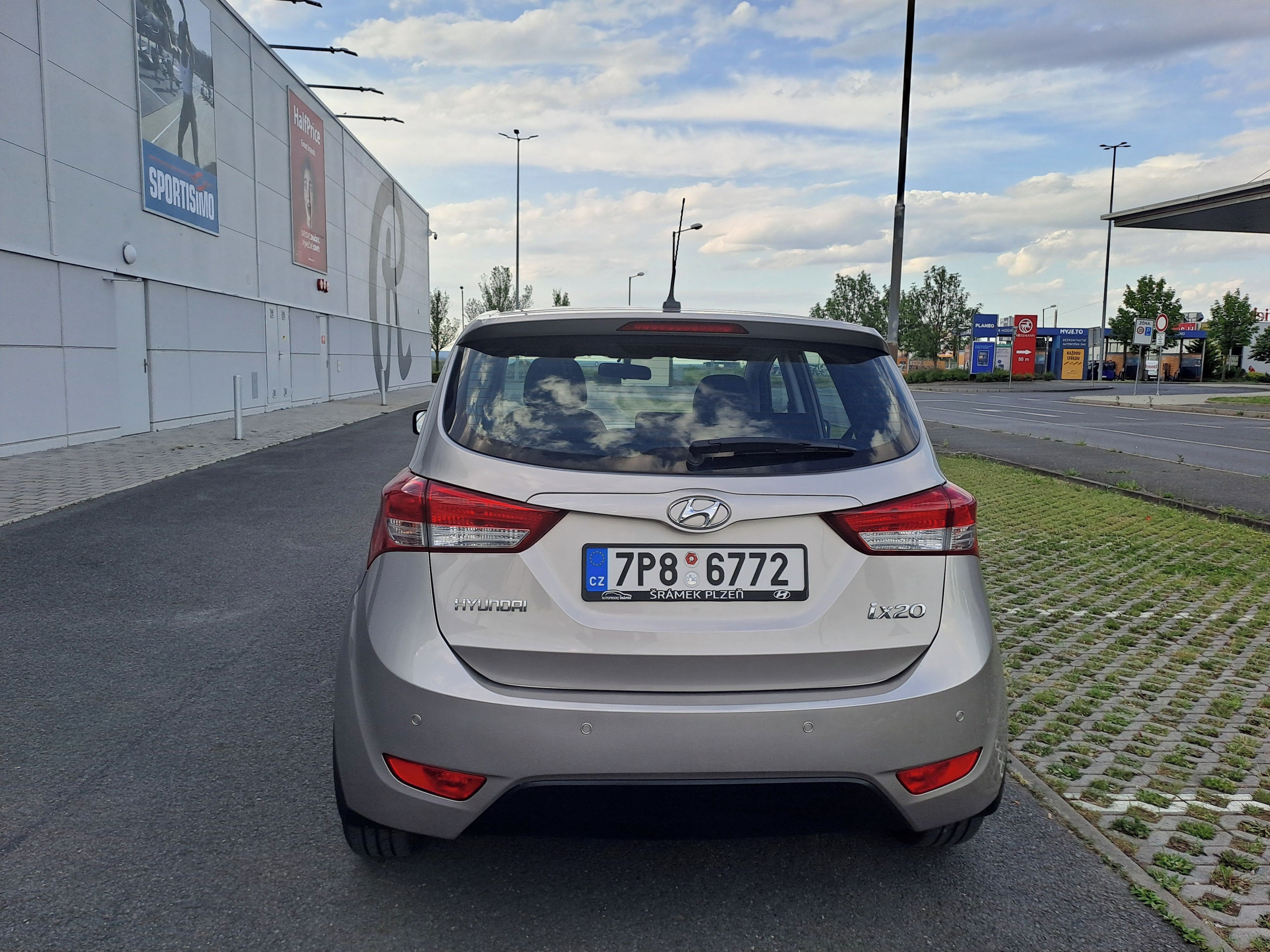Hyundai ix20, 1.6CVVT 1.MAJ EXTRA PĚKNÉ+KOLA - fotka 6