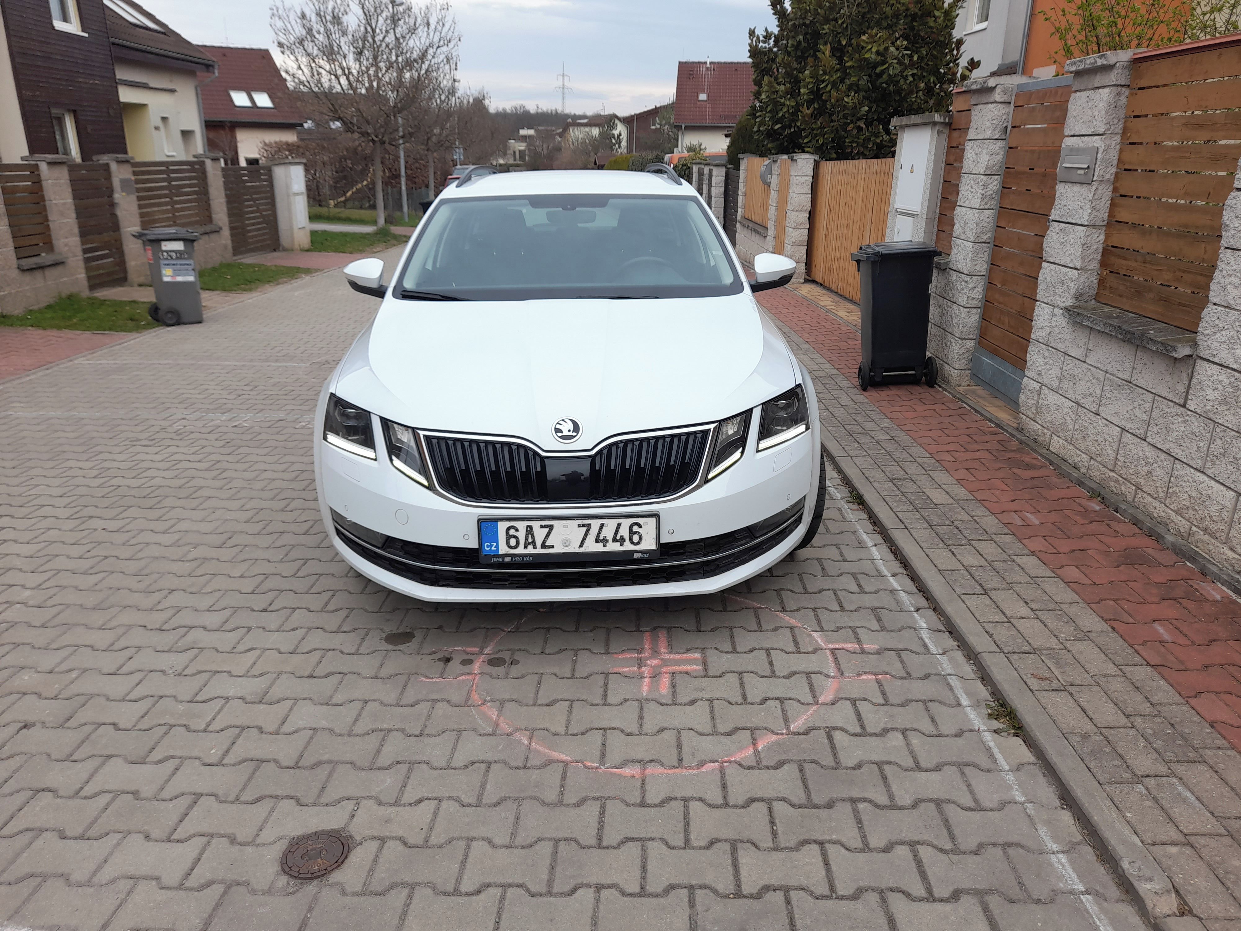 Škoda Octavia, 1.6TDI 85KW Style plus - fotka 3