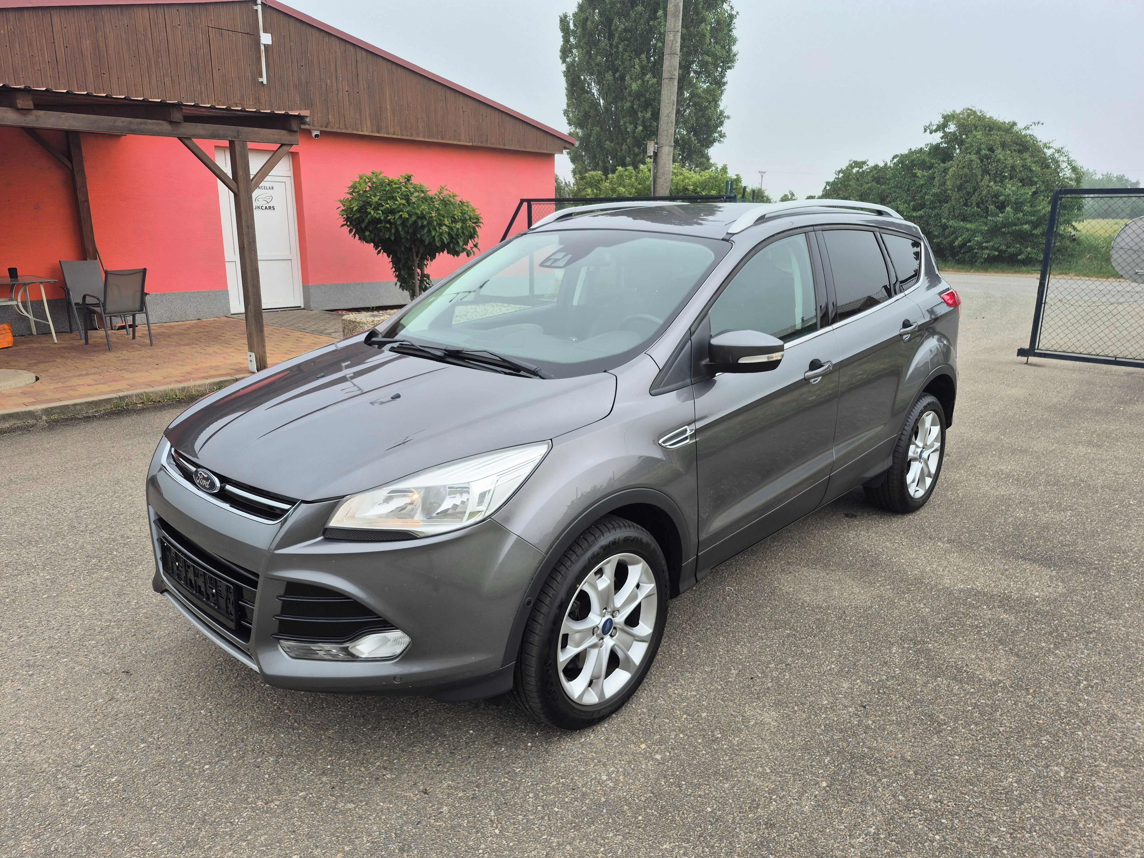 Ford Kuga, 1,6EB, 134kW, automat, 4x4 - fotka 3