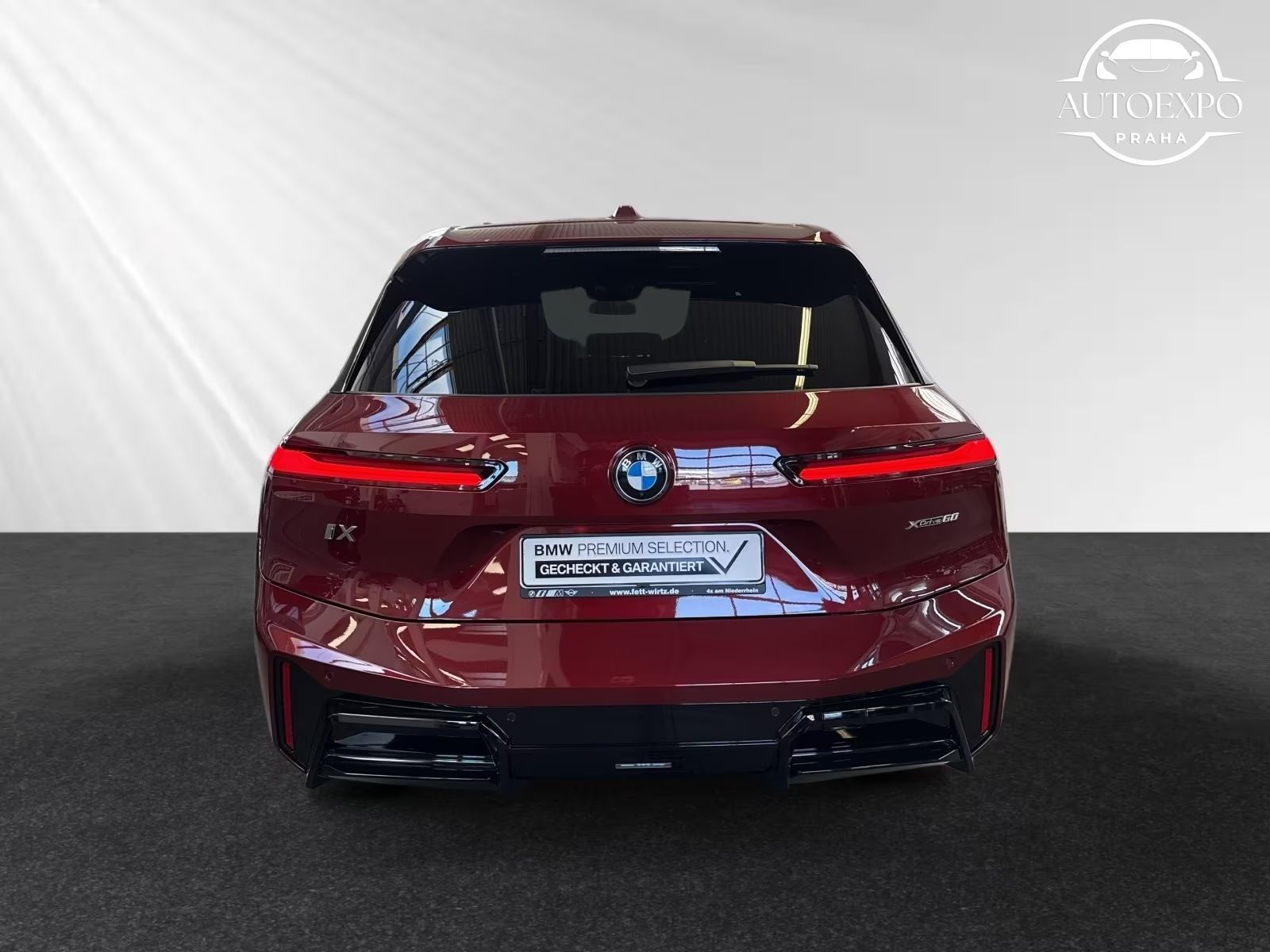 BMW iX, xDrive60 - fotka 3